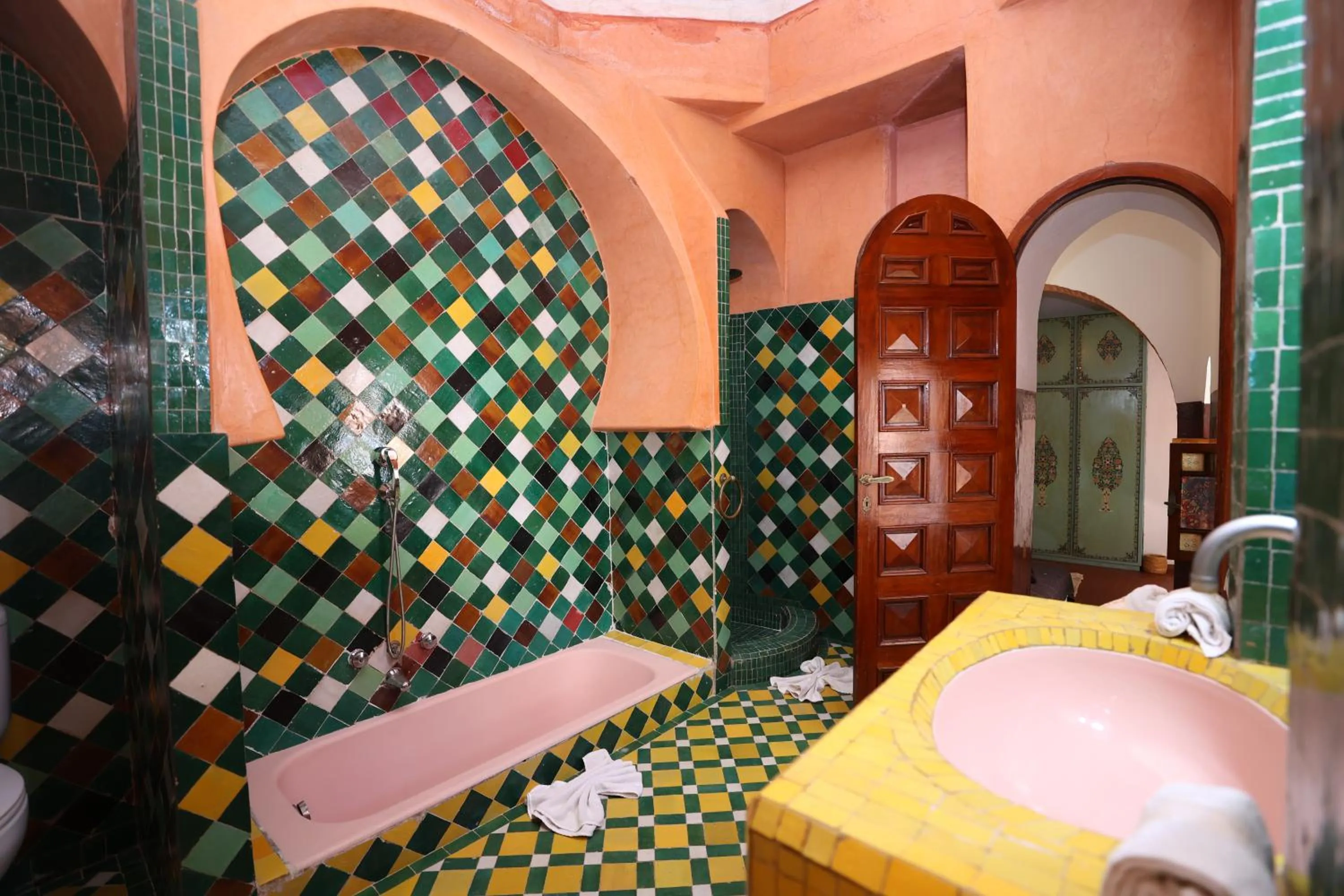 Shower, Bed in Riad O LY