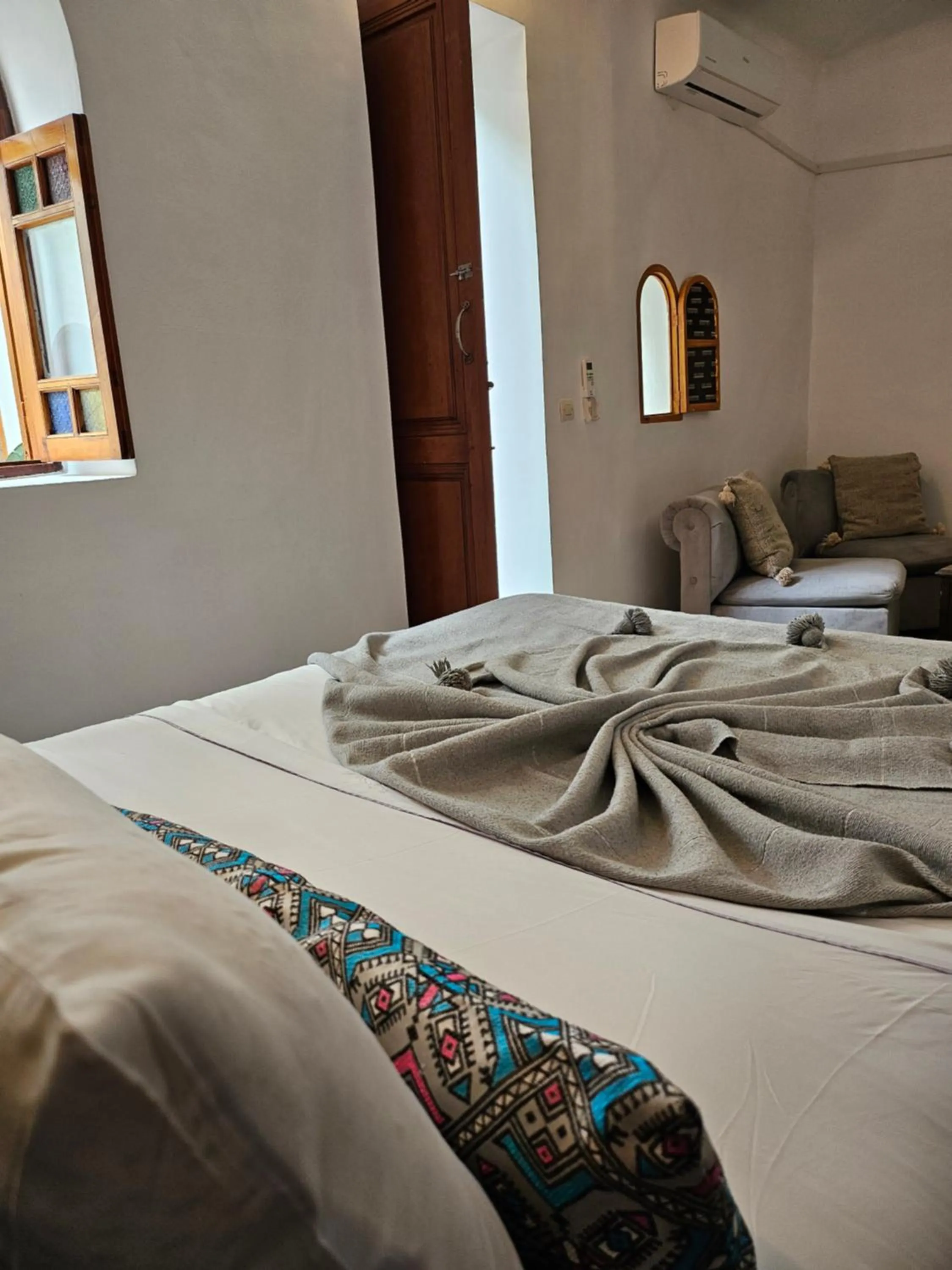 air conditioner, Bed in Riad O LY