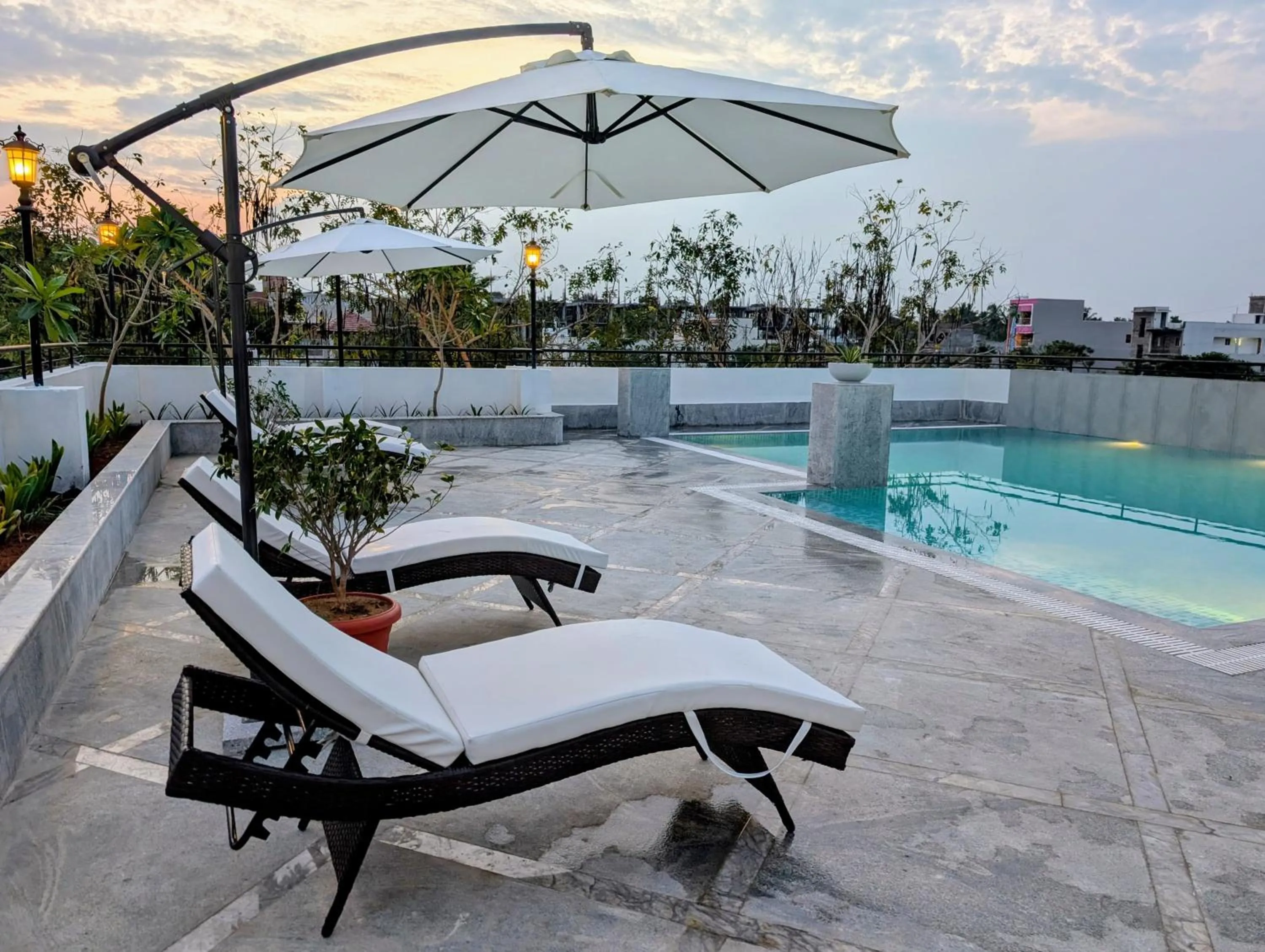 Swimming pool in Aashreya Suites Tiruvannamalai