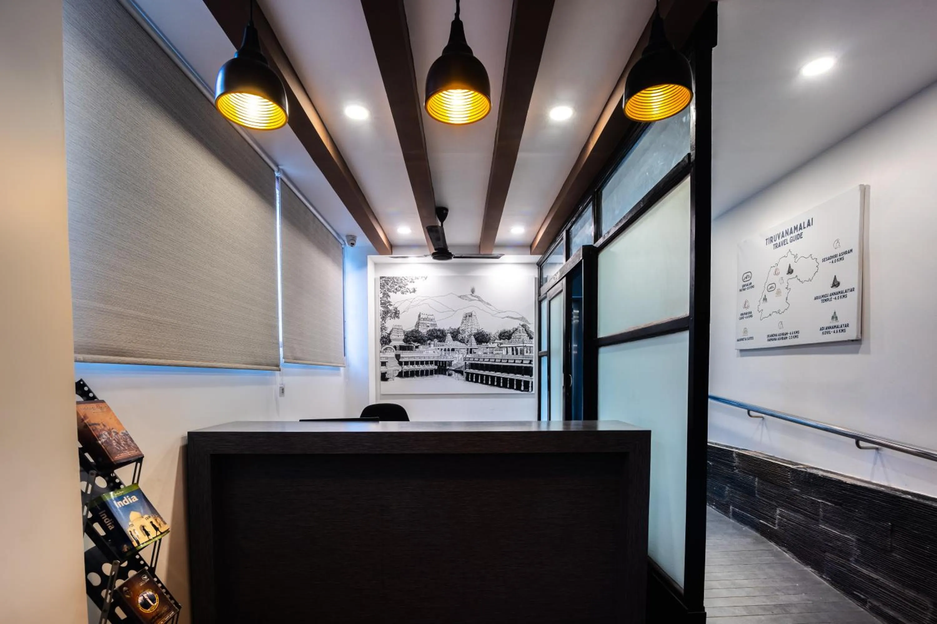 Lobby or reception in Aashreya Suites Tiruvannamalai