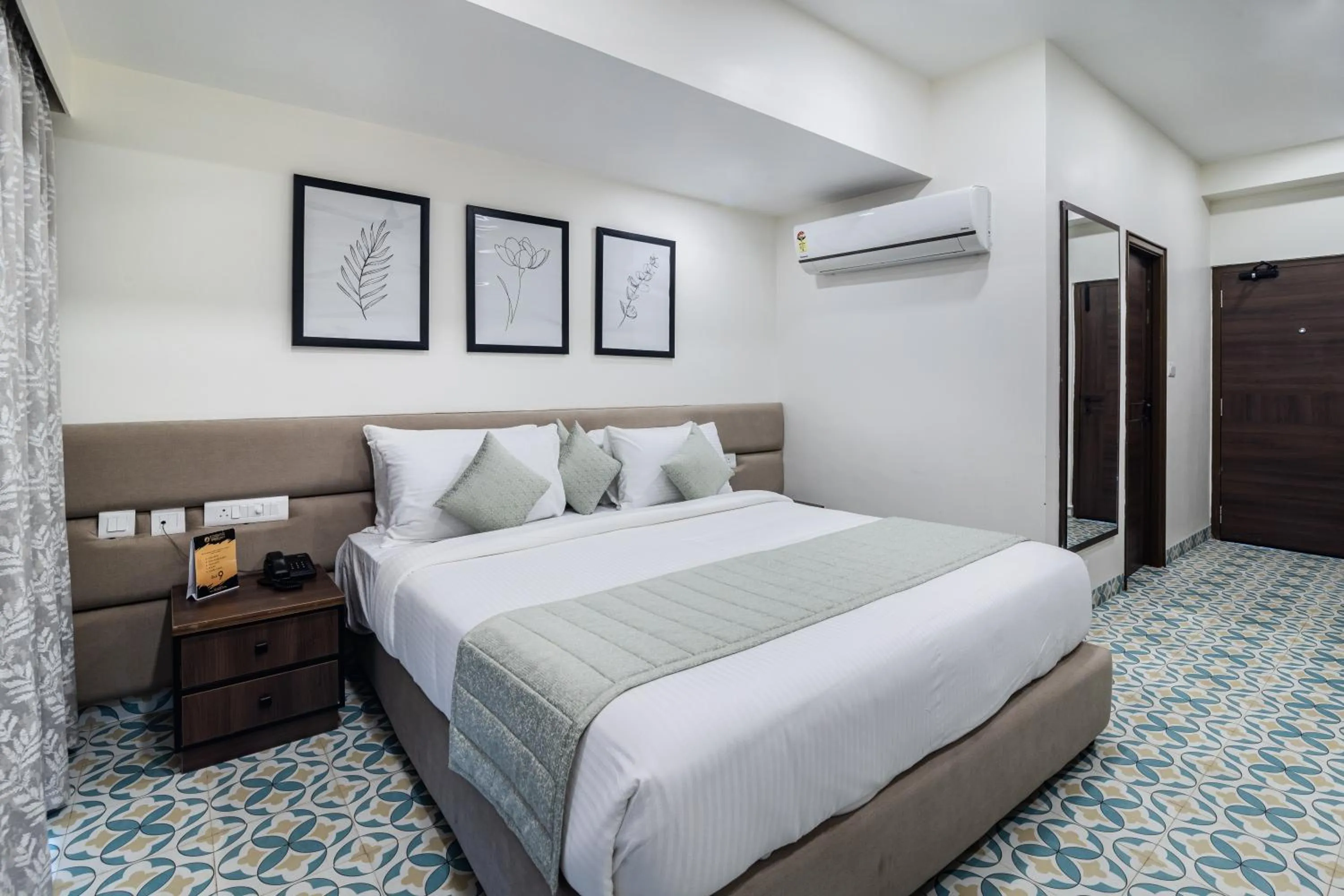 Bedroom, Bed in Aashreya Suites Tiruvannamalai