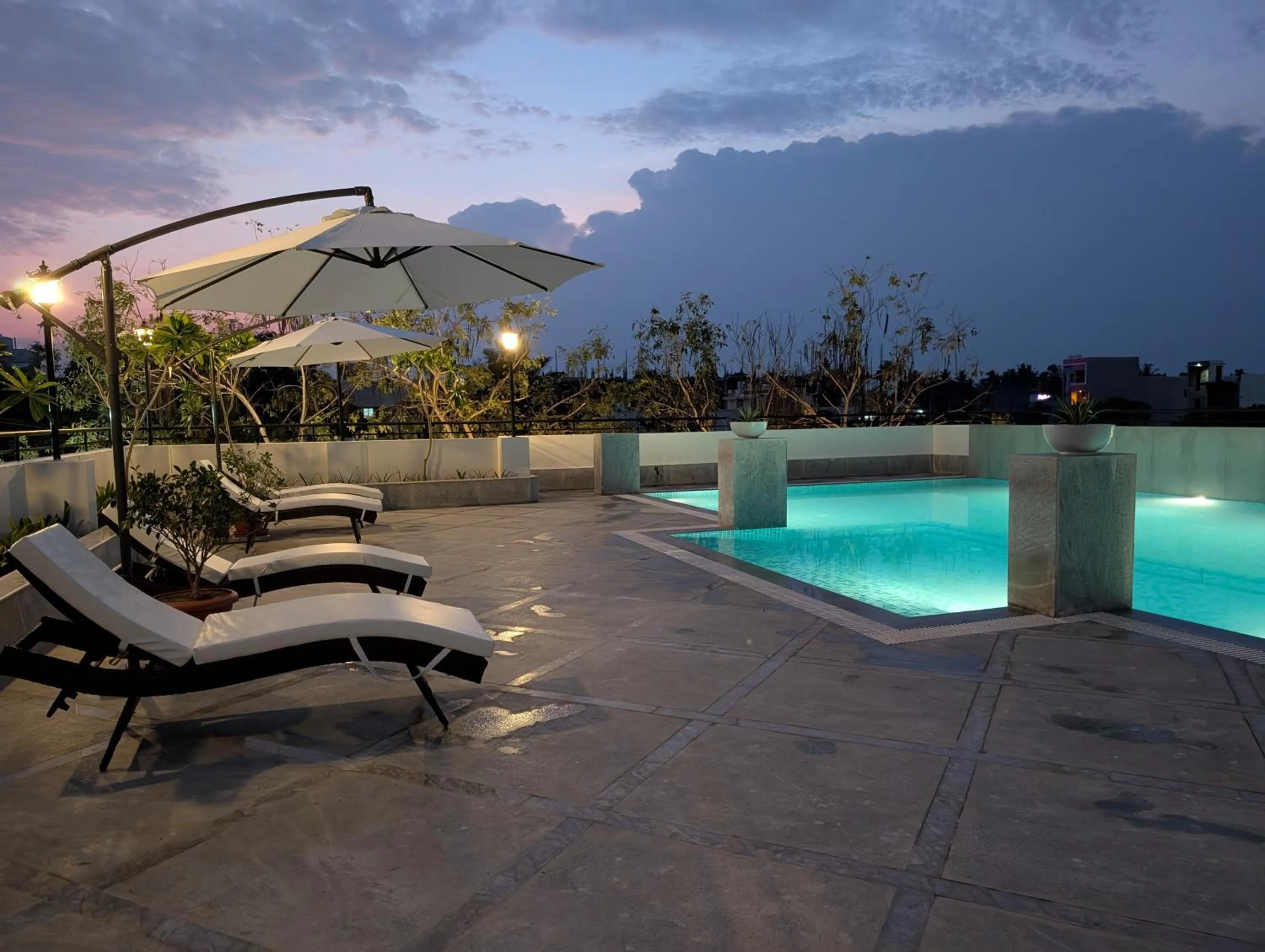 Swimming pool in Aashreya Suites Tiruvannamalai