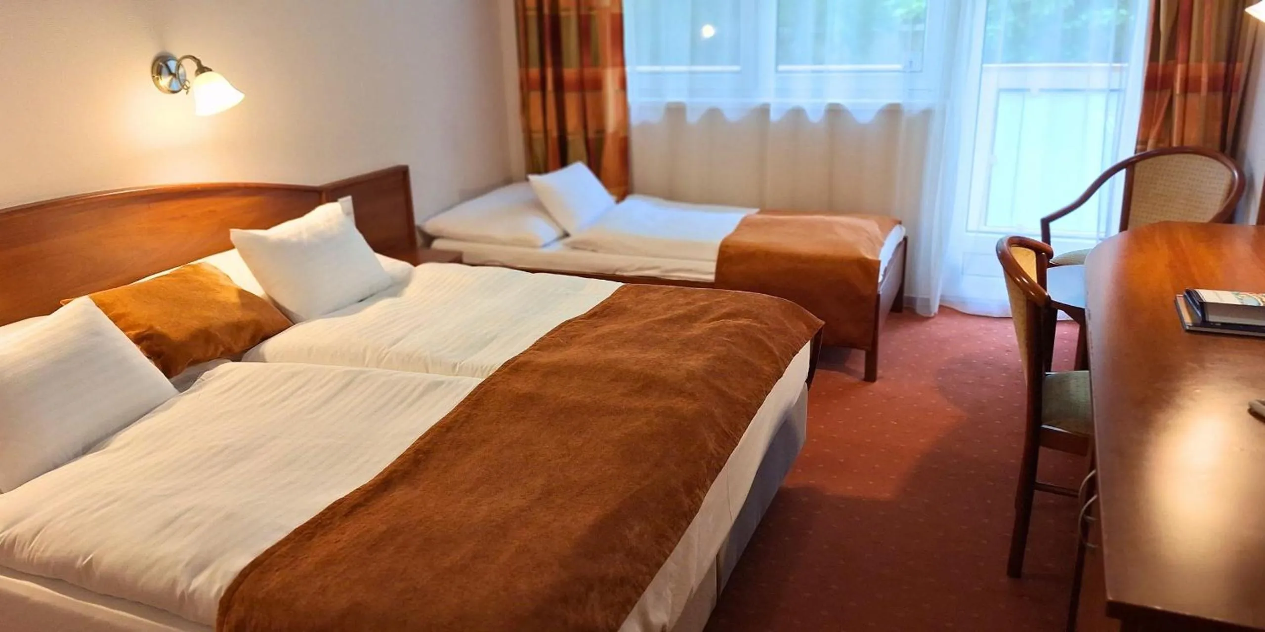 Photo of the whole room, Bed in Hungarospa Thermal Hotel