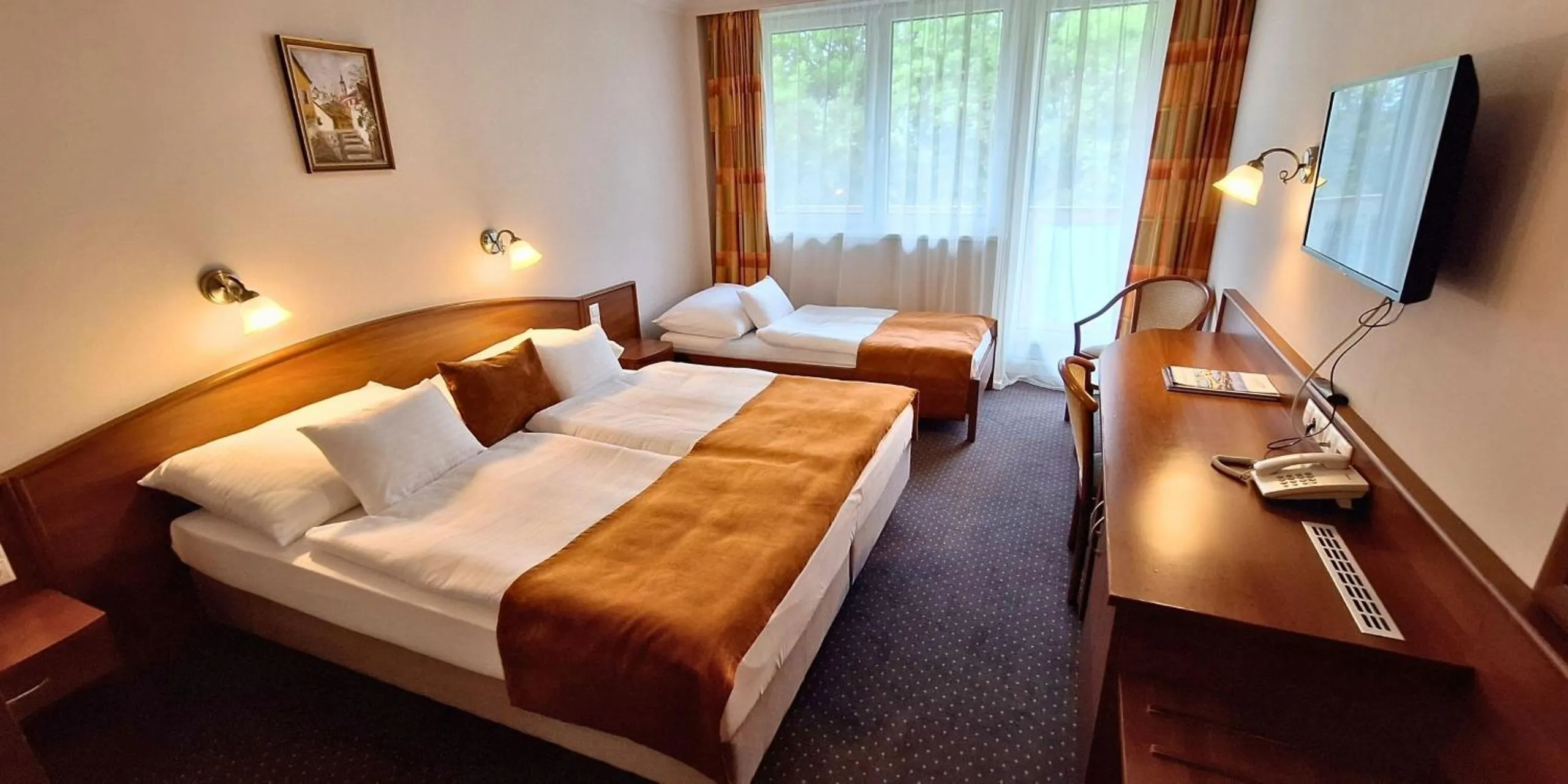Photo of the whole room, Bed in Hungarospa Thermal Hotel