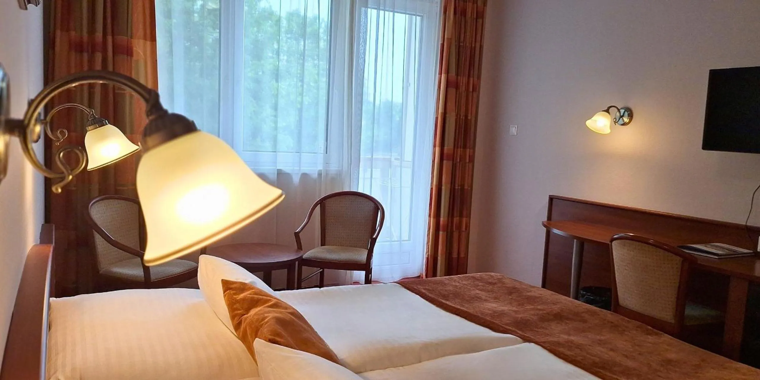 Photo of the whole room, Bed in Hungarospa Thermal Hotel