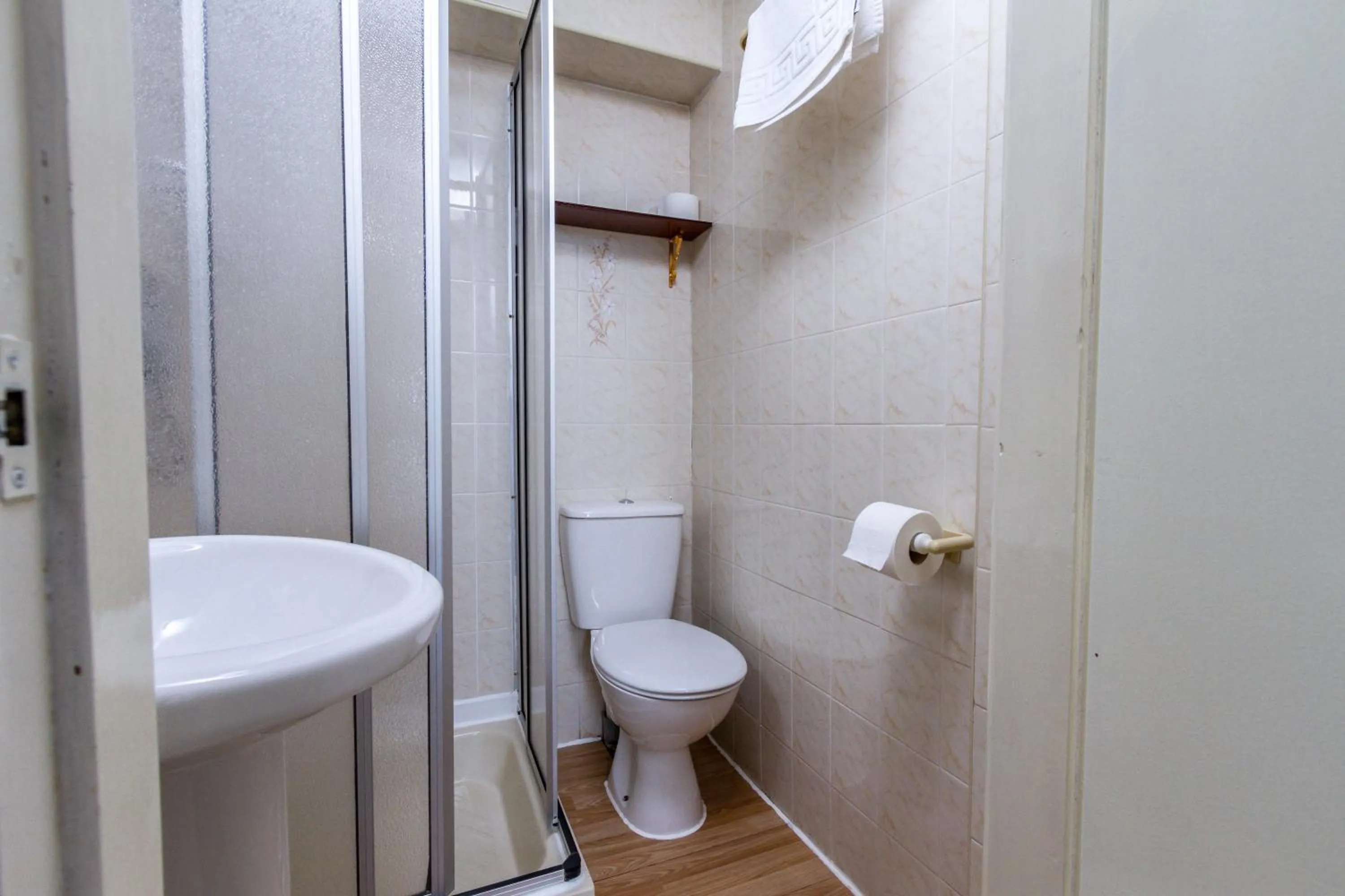 Shower in Maples Hotel