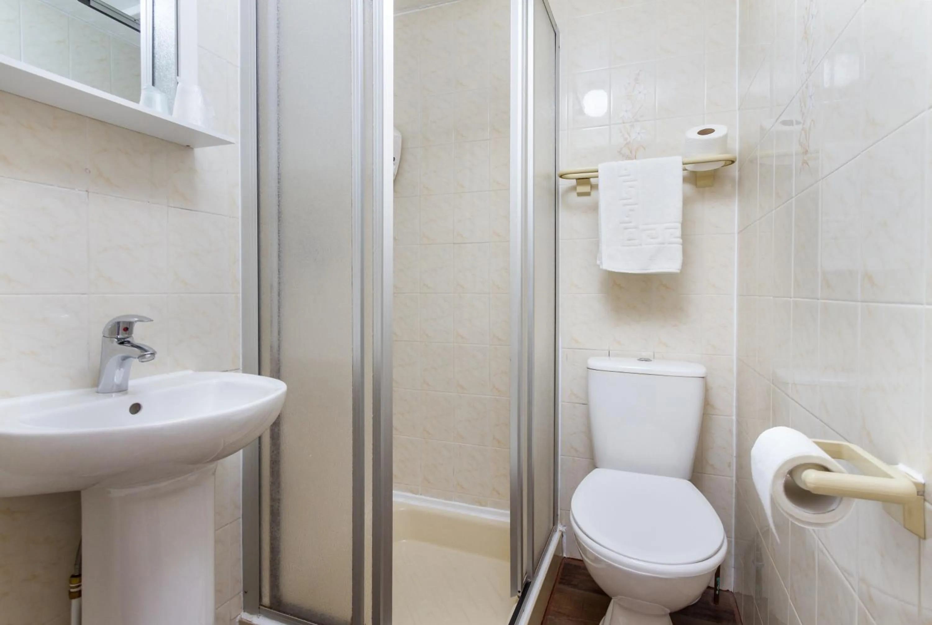 Shower in Maples Hotel