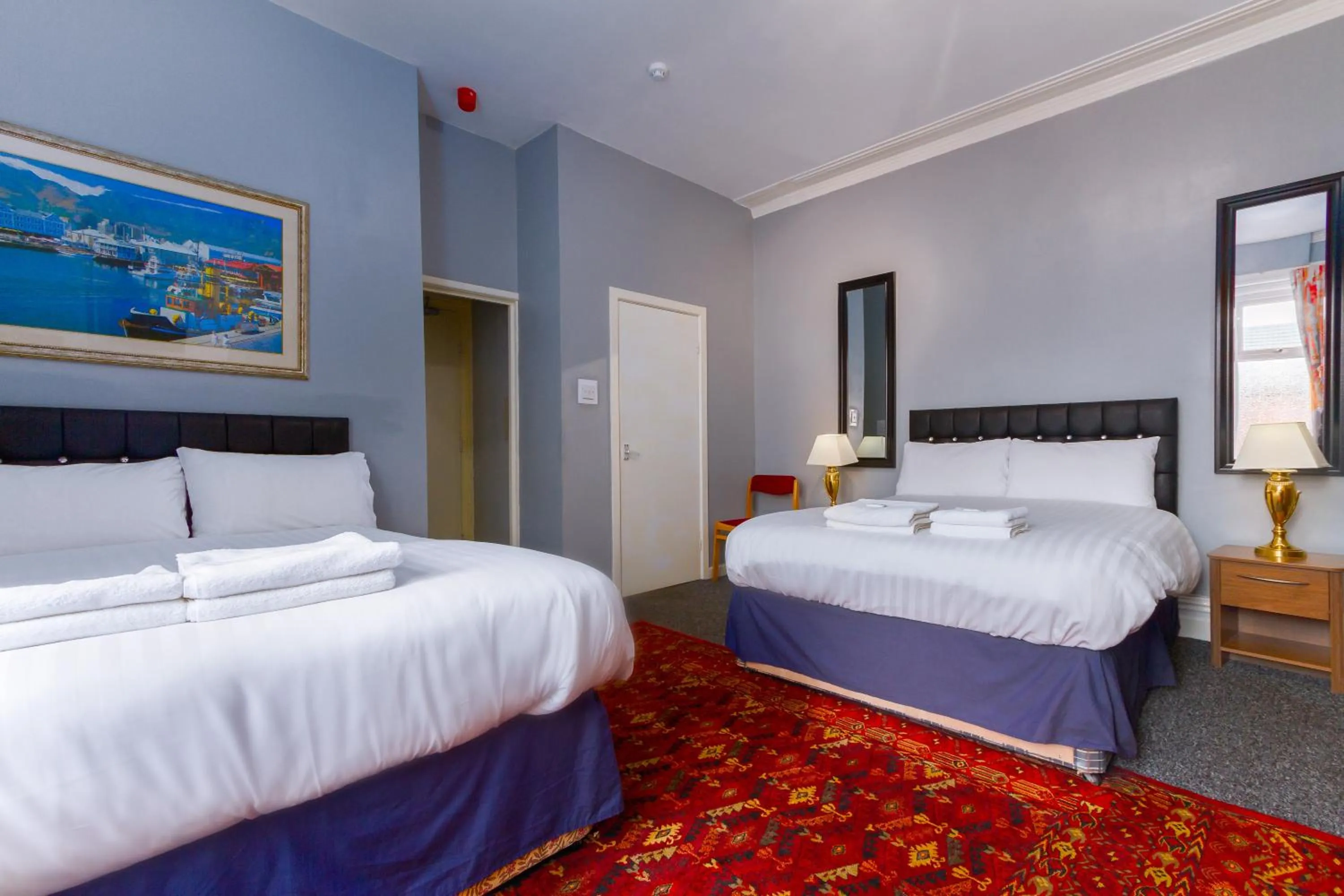 TV and multimedia, Bed in Maples Hotel