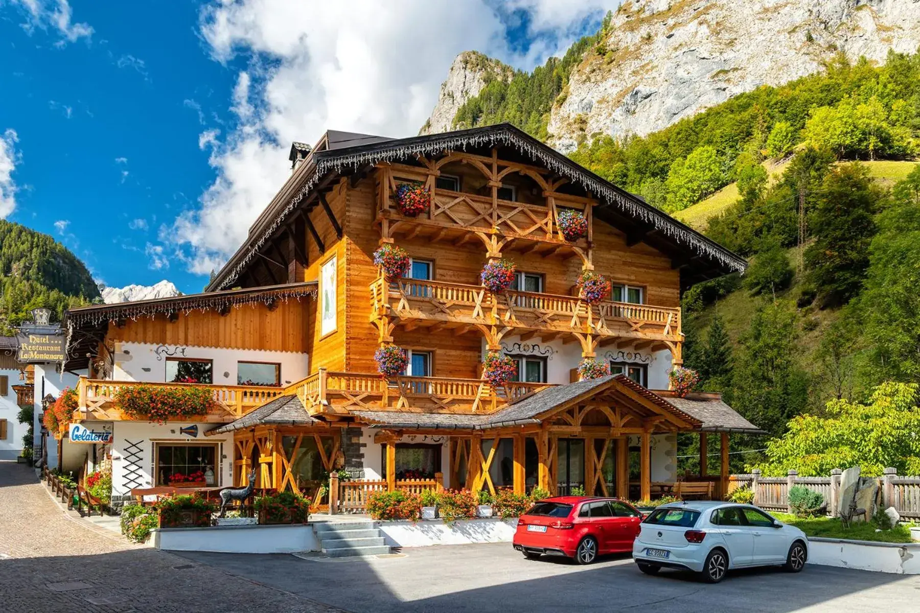 Alpenhotel La Montanara Alpenhotel La Montanara