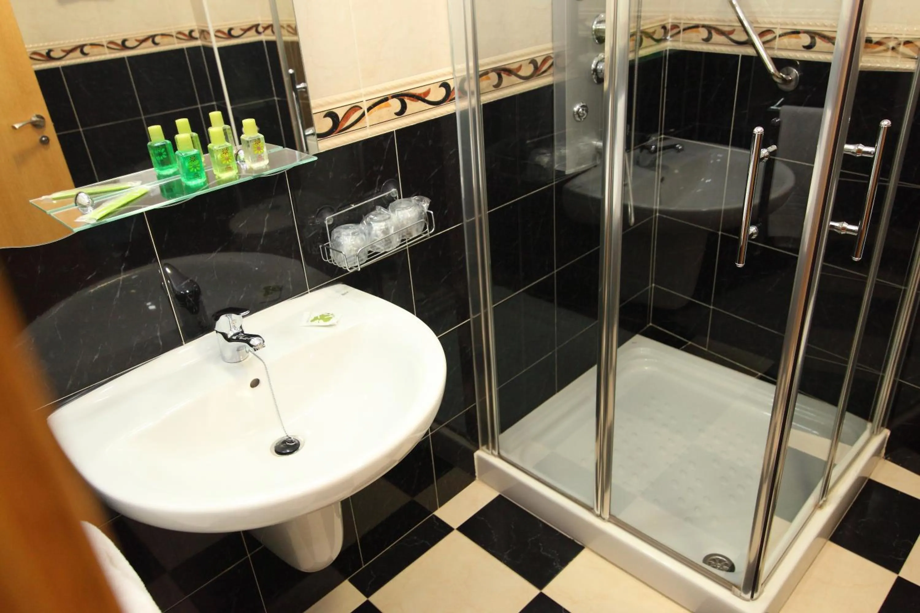 Bathroom in Hostal Campo Real Bed&Breakfast