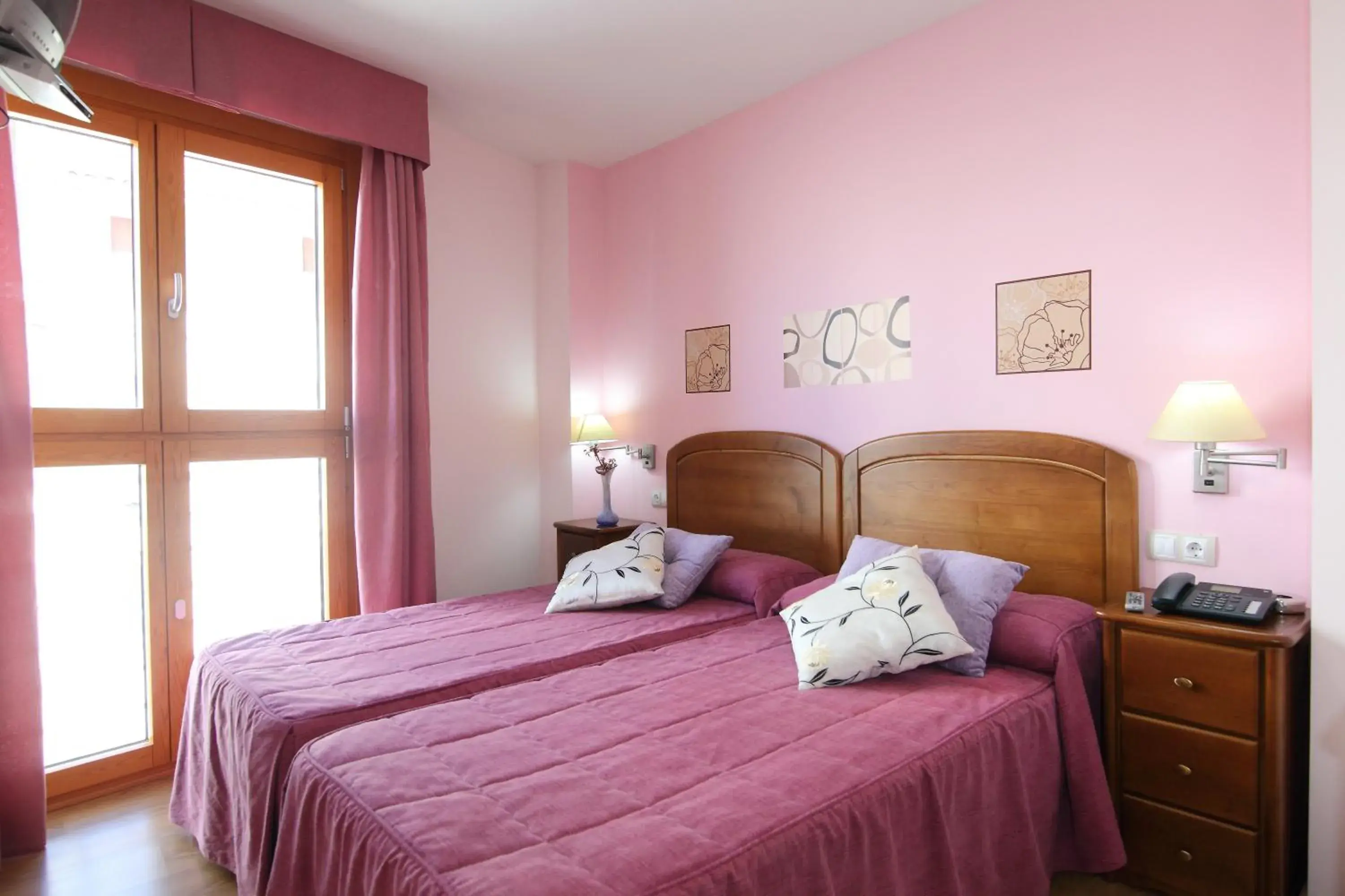 Double or Twin Room in Hostal Campo Real Bed&Breakfast Double or Twin Room in Hostal Campo Real Bed&Breakfast