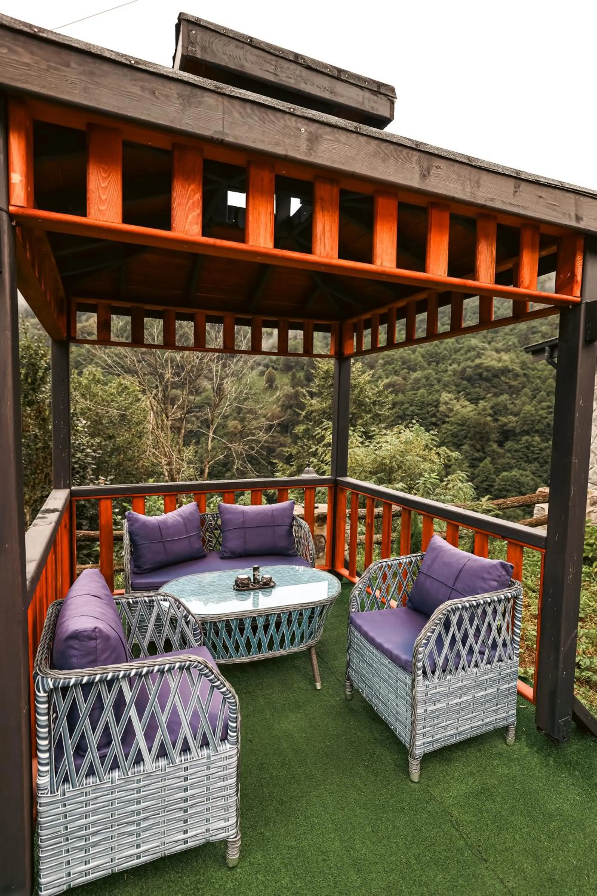 Patio in bungalove tatil köyü