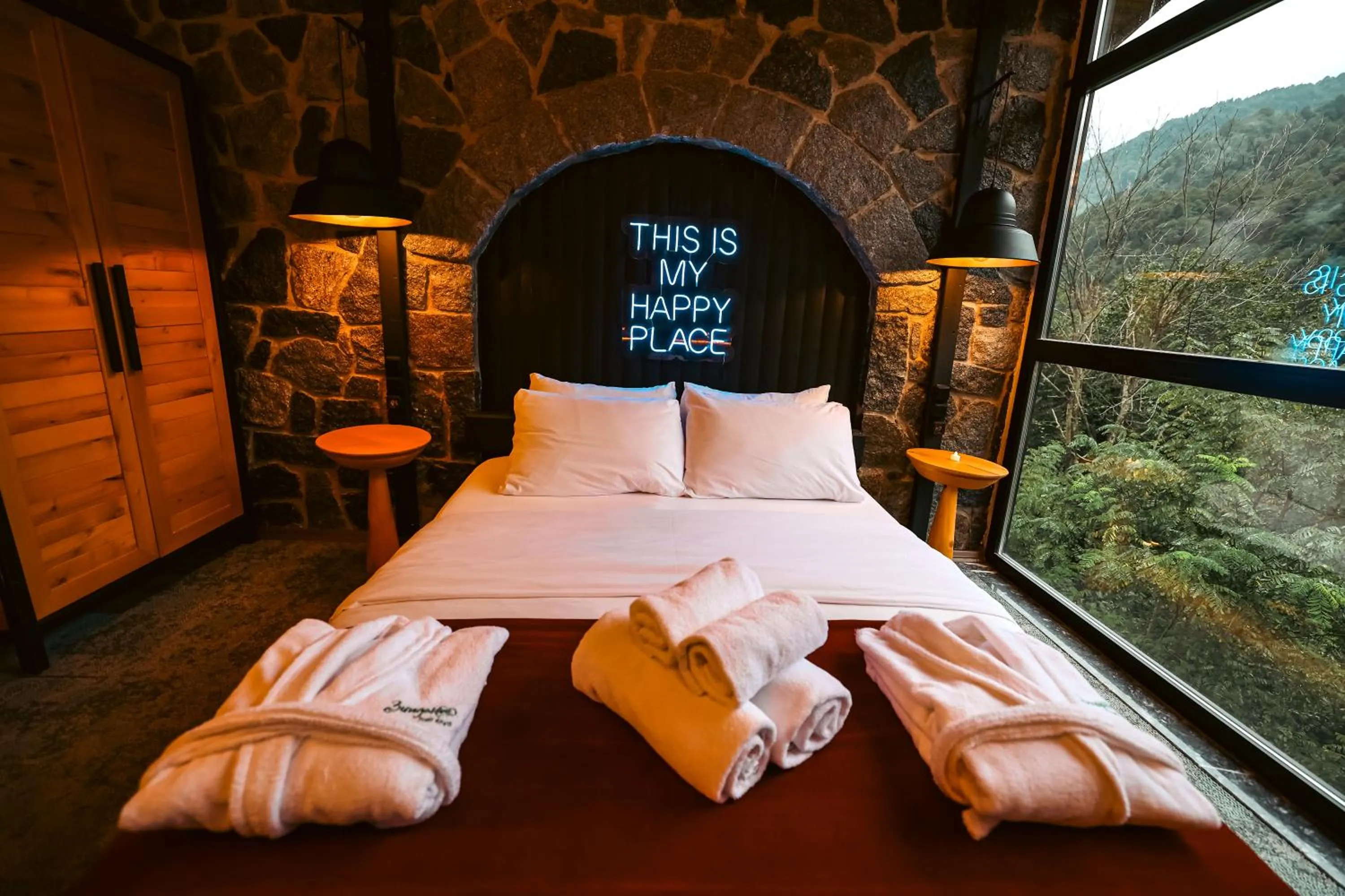 Bed in bungalove tatil köyü