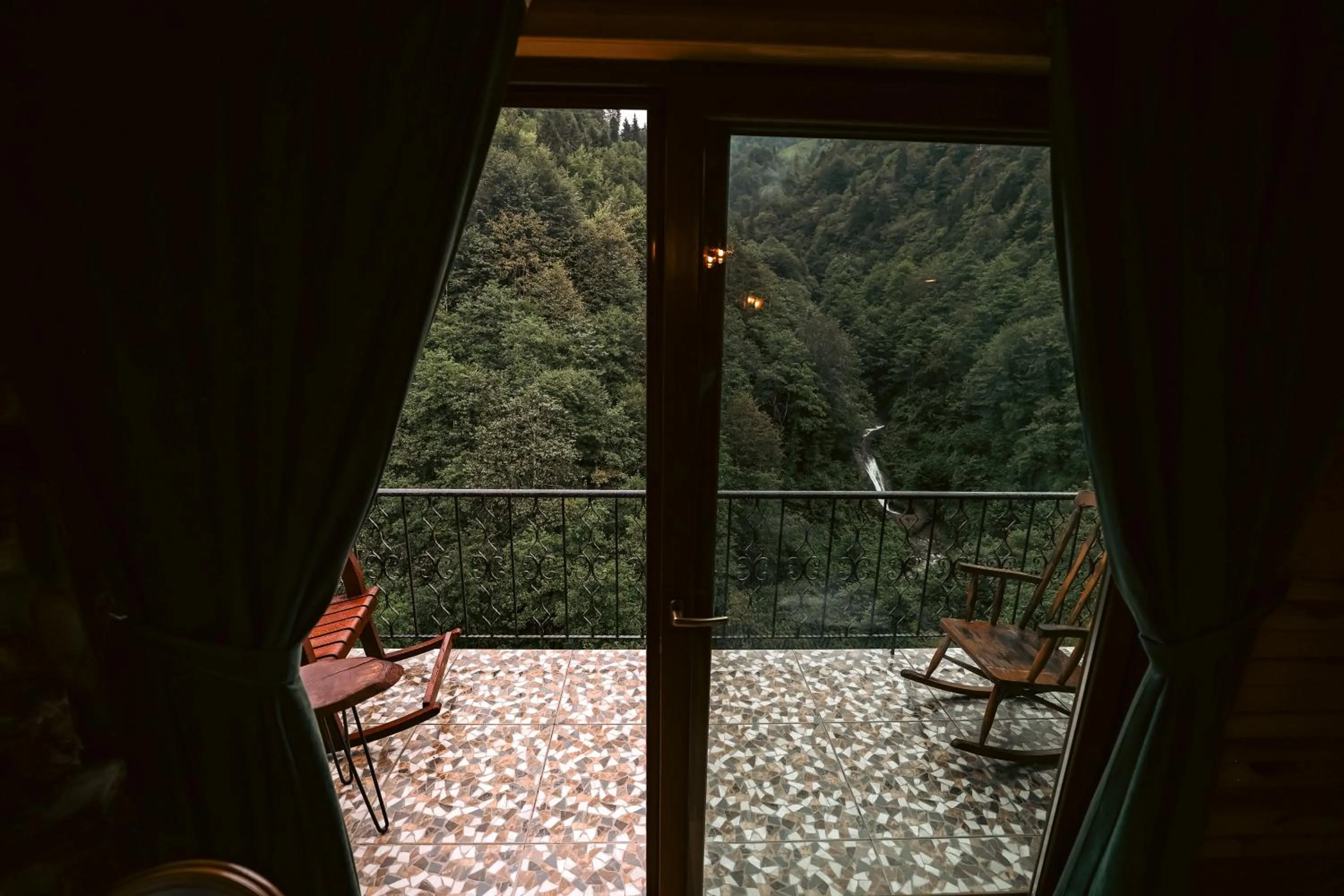 Patio in bungalove tatil köyü