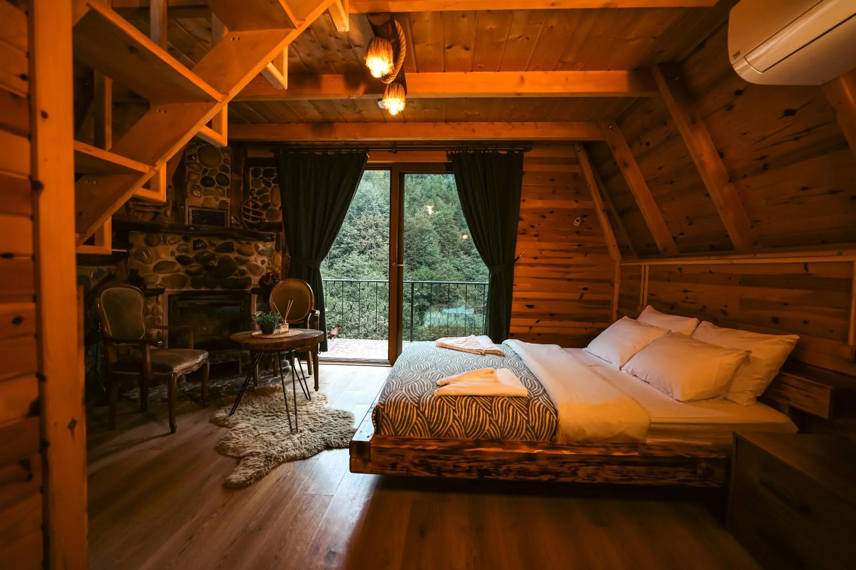 Bed in bungalove tatil köyü