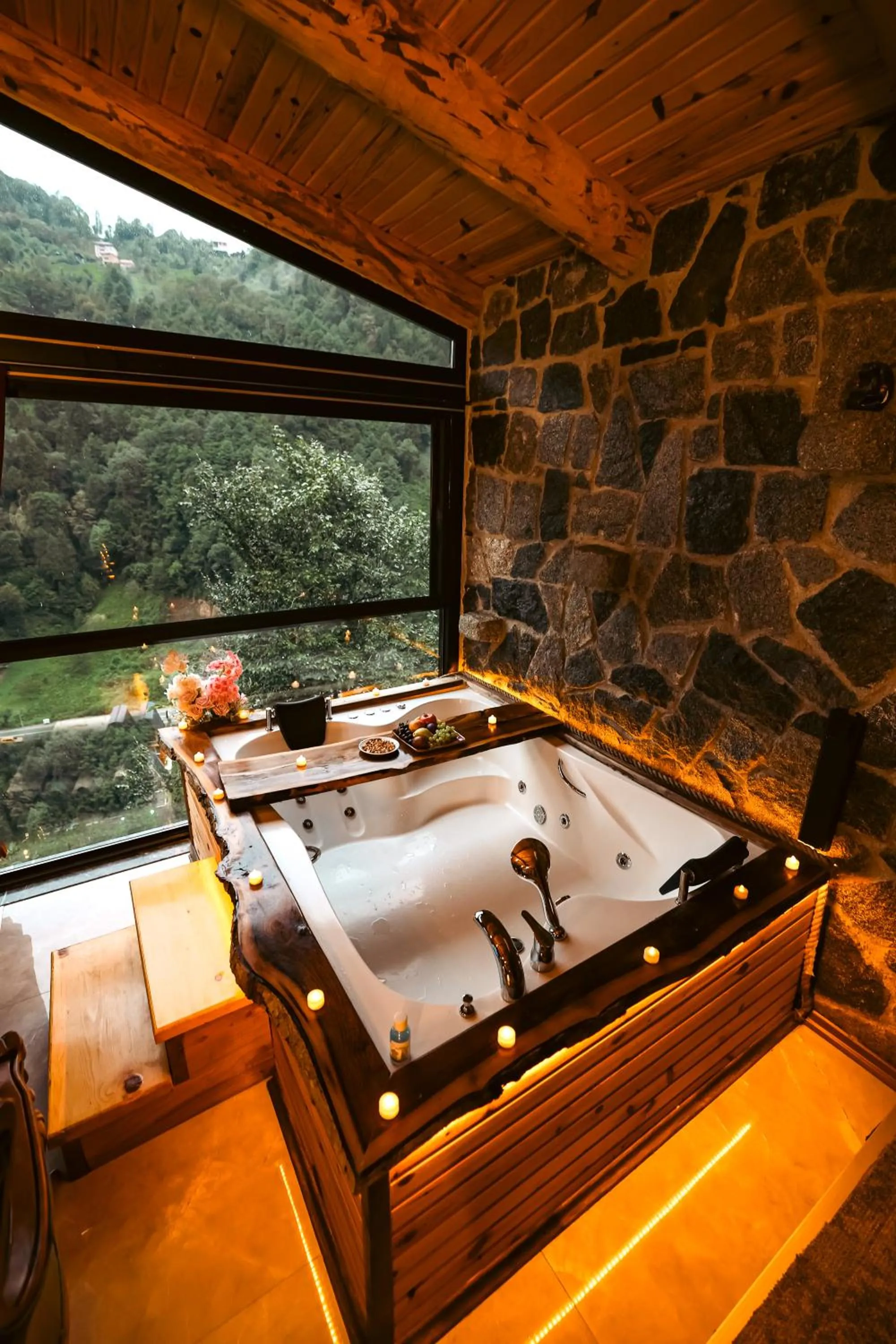 Hot Tub in bungalove tatil köyü