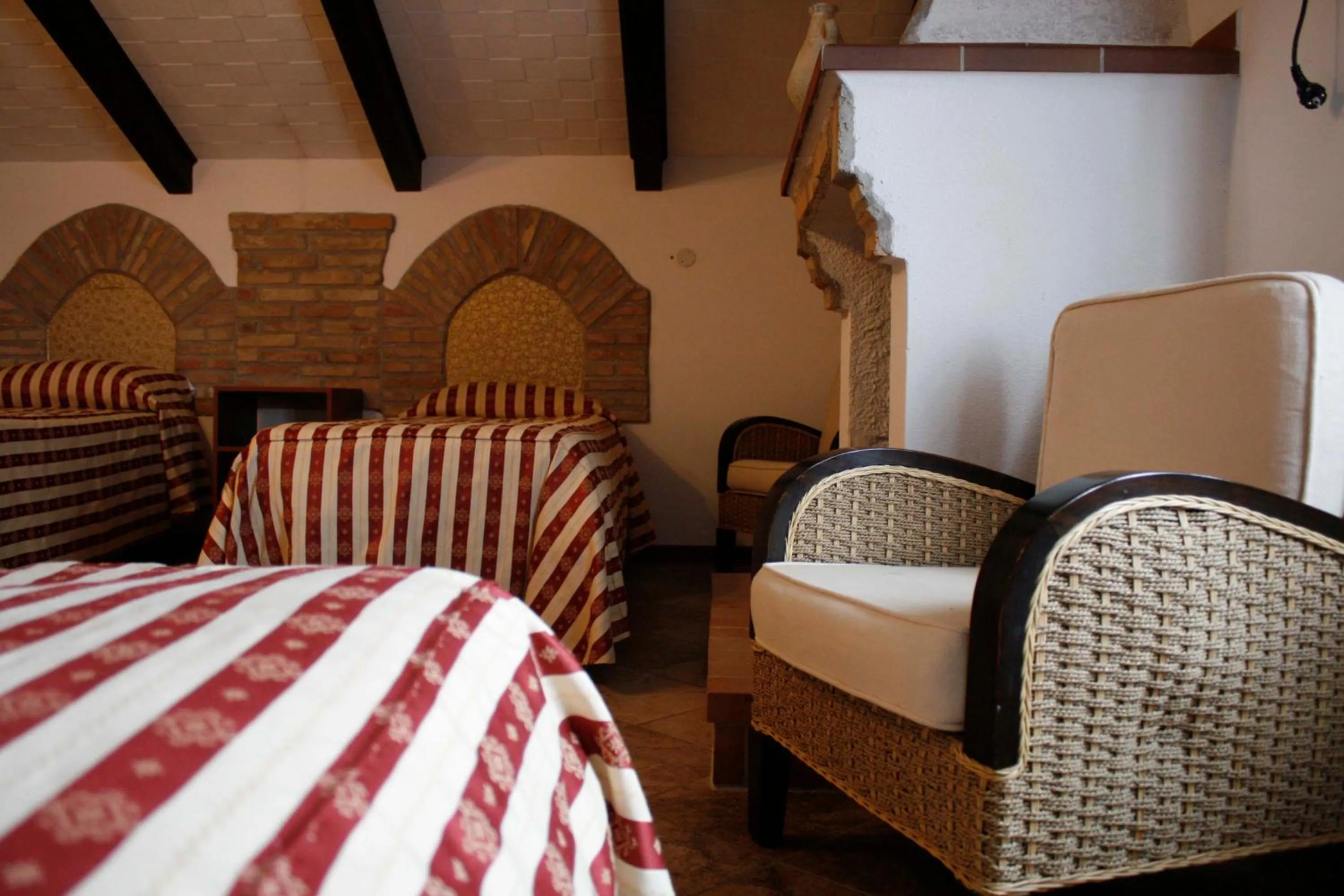 Quadruple Room with Private Bathroom in Soprattutto