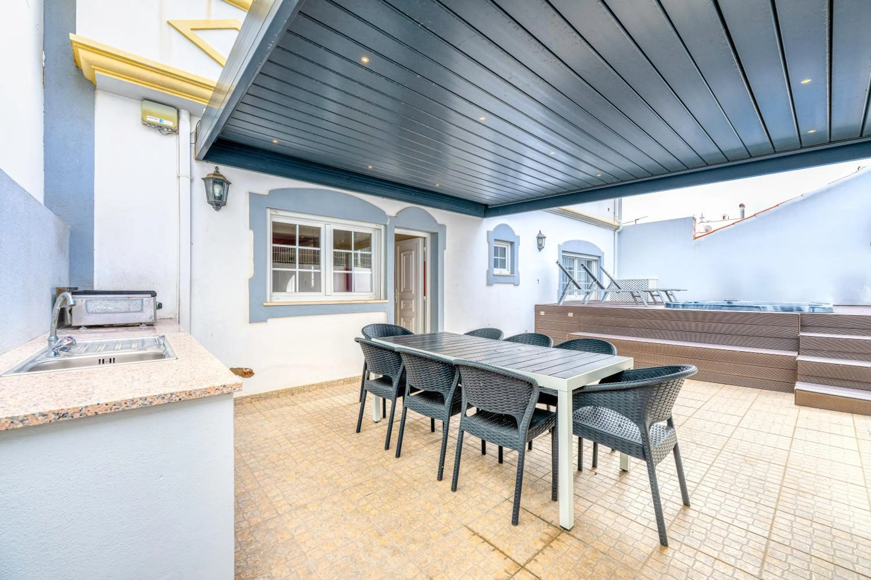 Full private 180sqm Villa - Terrace Jacuzzi - 200m Beach & Sea View