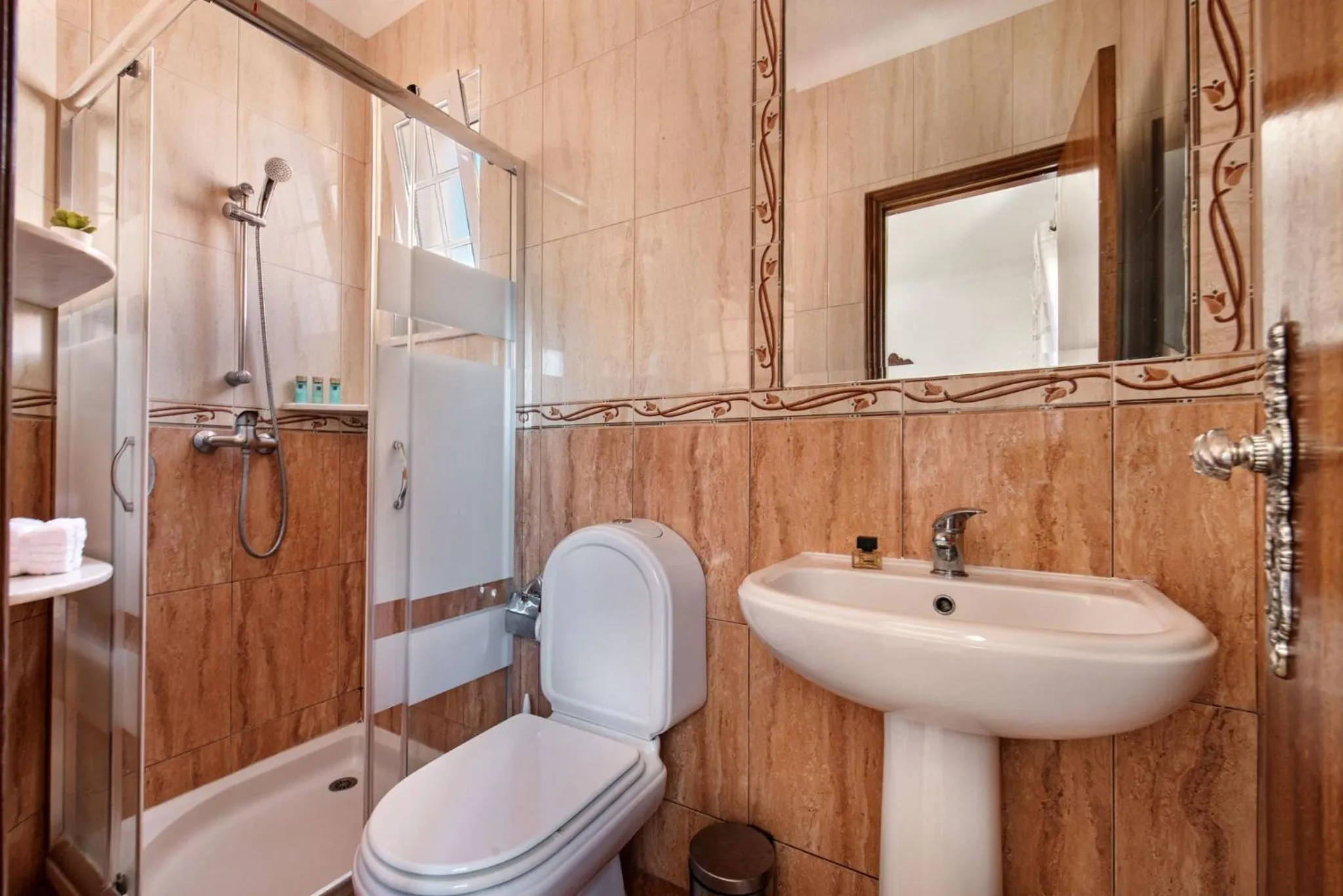 Bathroom in A Fantastic Place for Families, Hilton Hotel are and close to amenities
