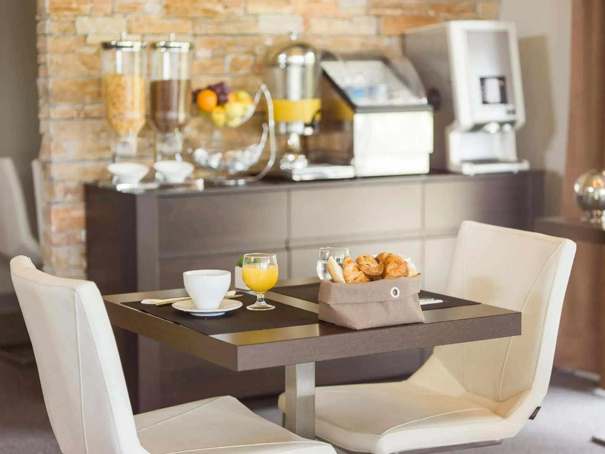 Continental breakfast in Hôtel Marina Corsica Continental breakfast in Hôtel Marina Corsica