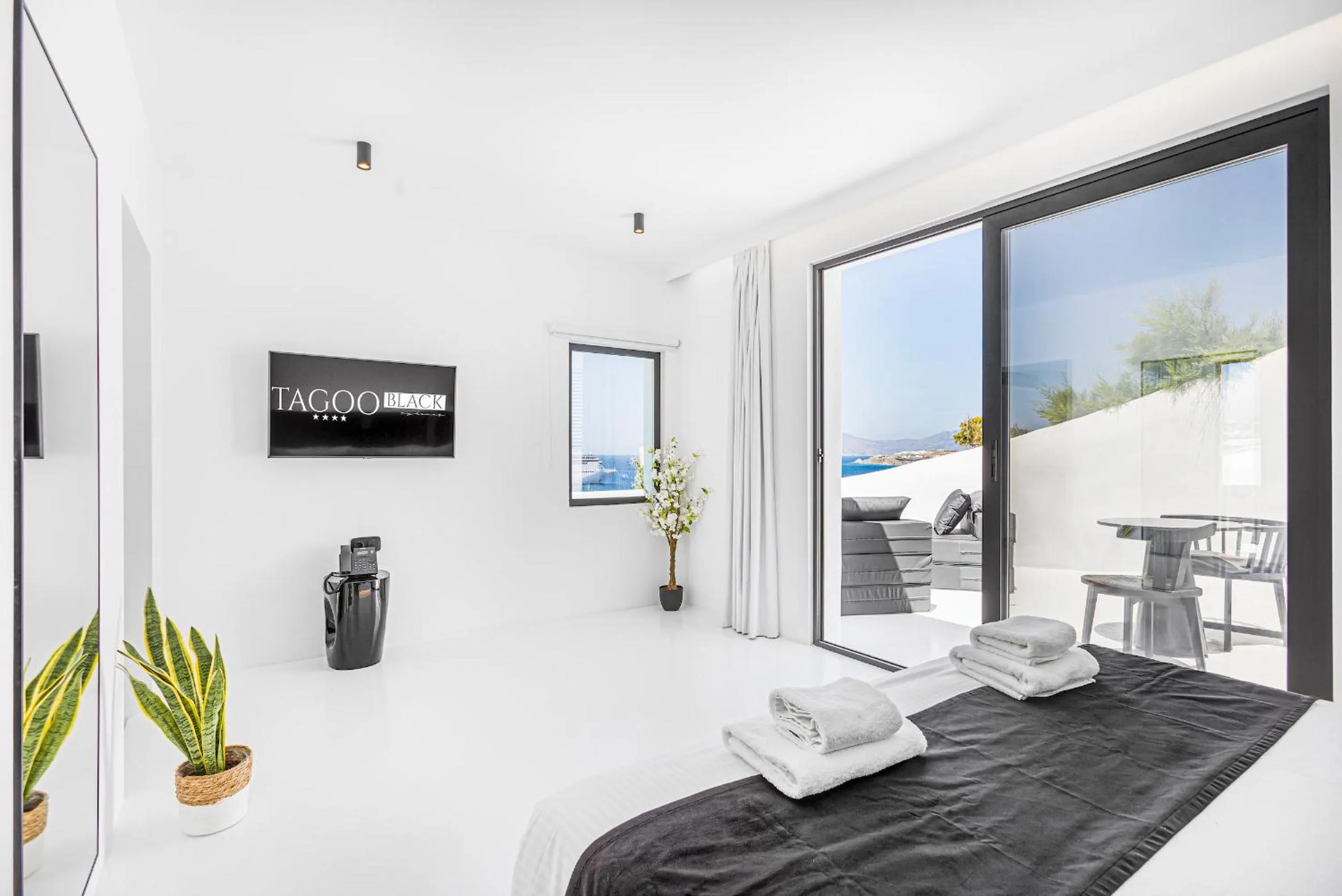 Patio in Tagoo Black Mykonos