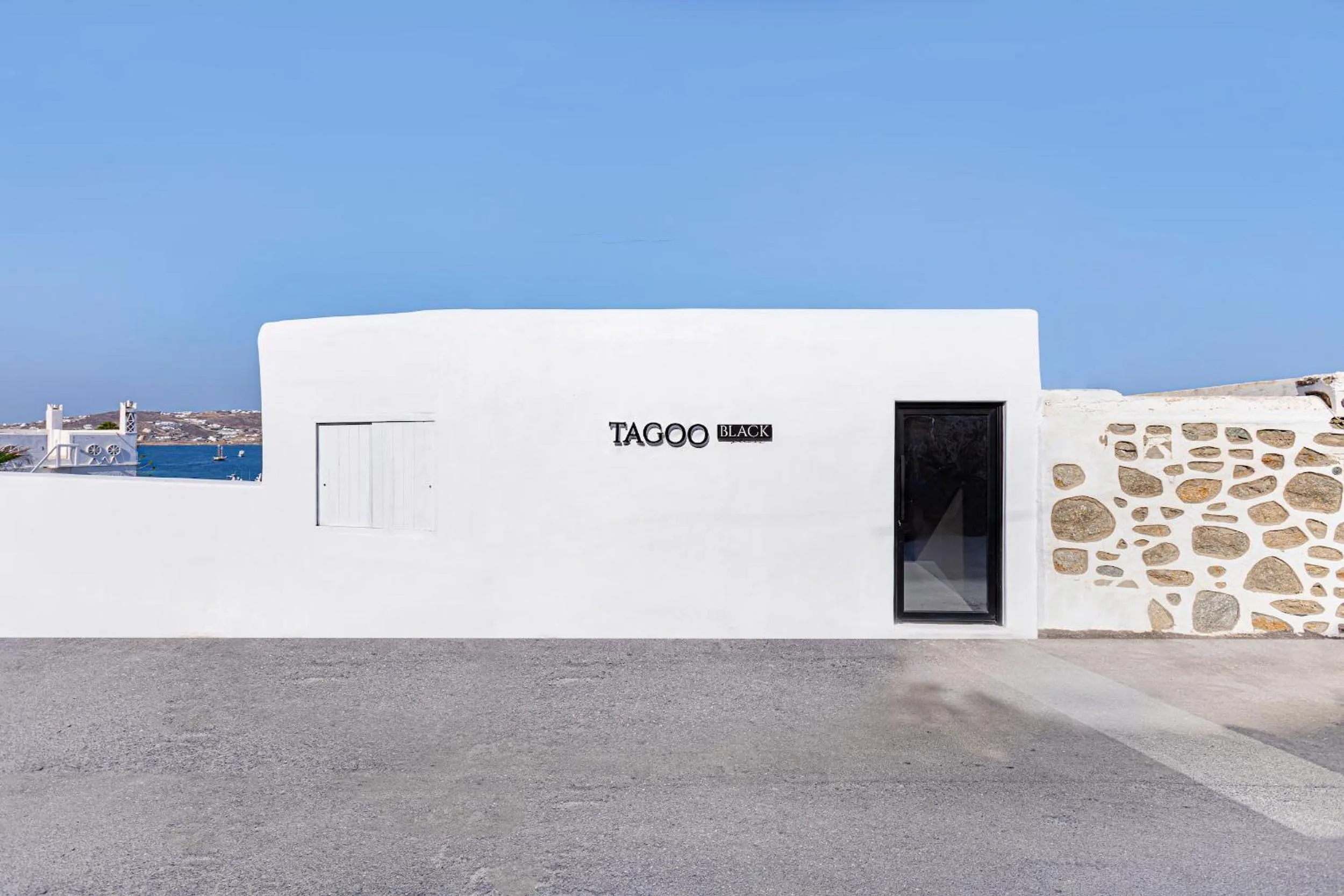 Property building in Tagoo Black Mykonos