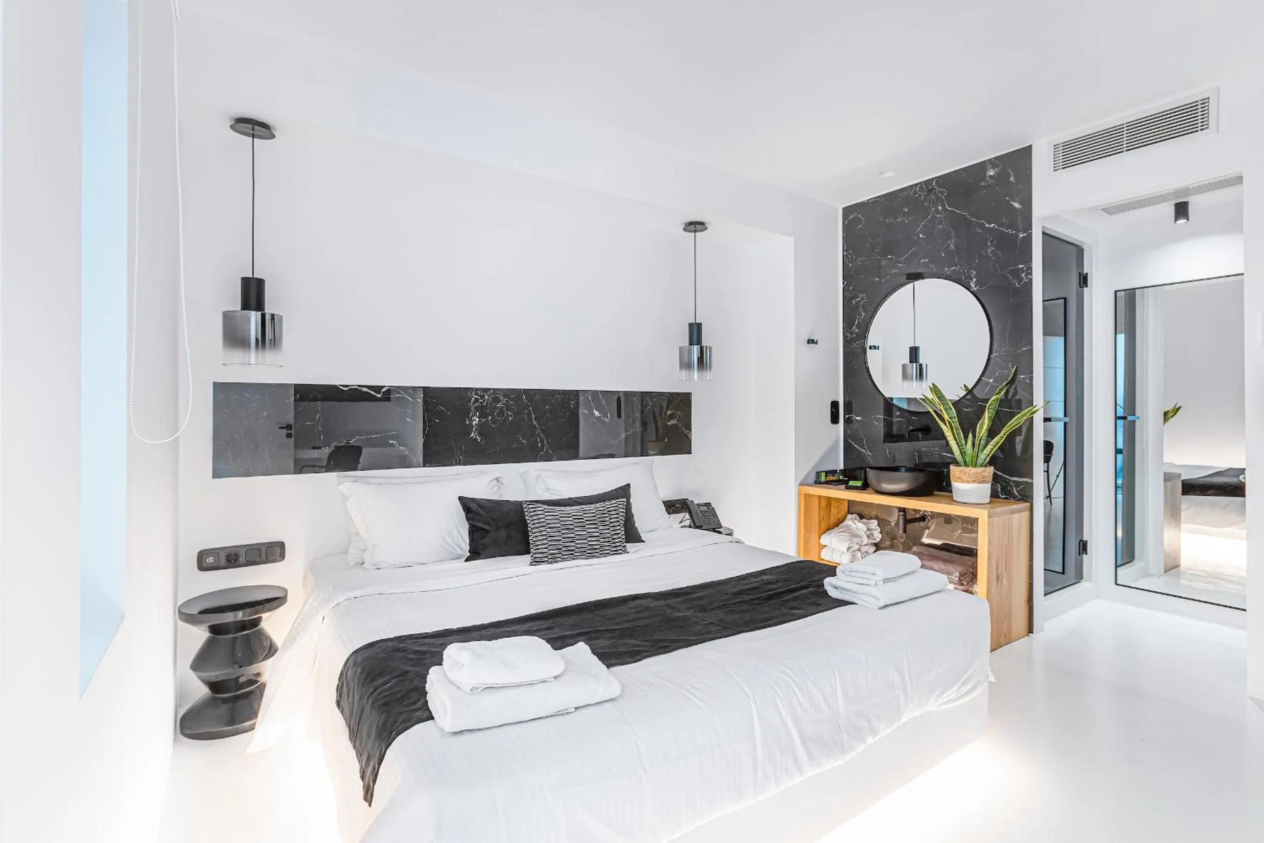 Bedroom in Tagoo Black Mykonos