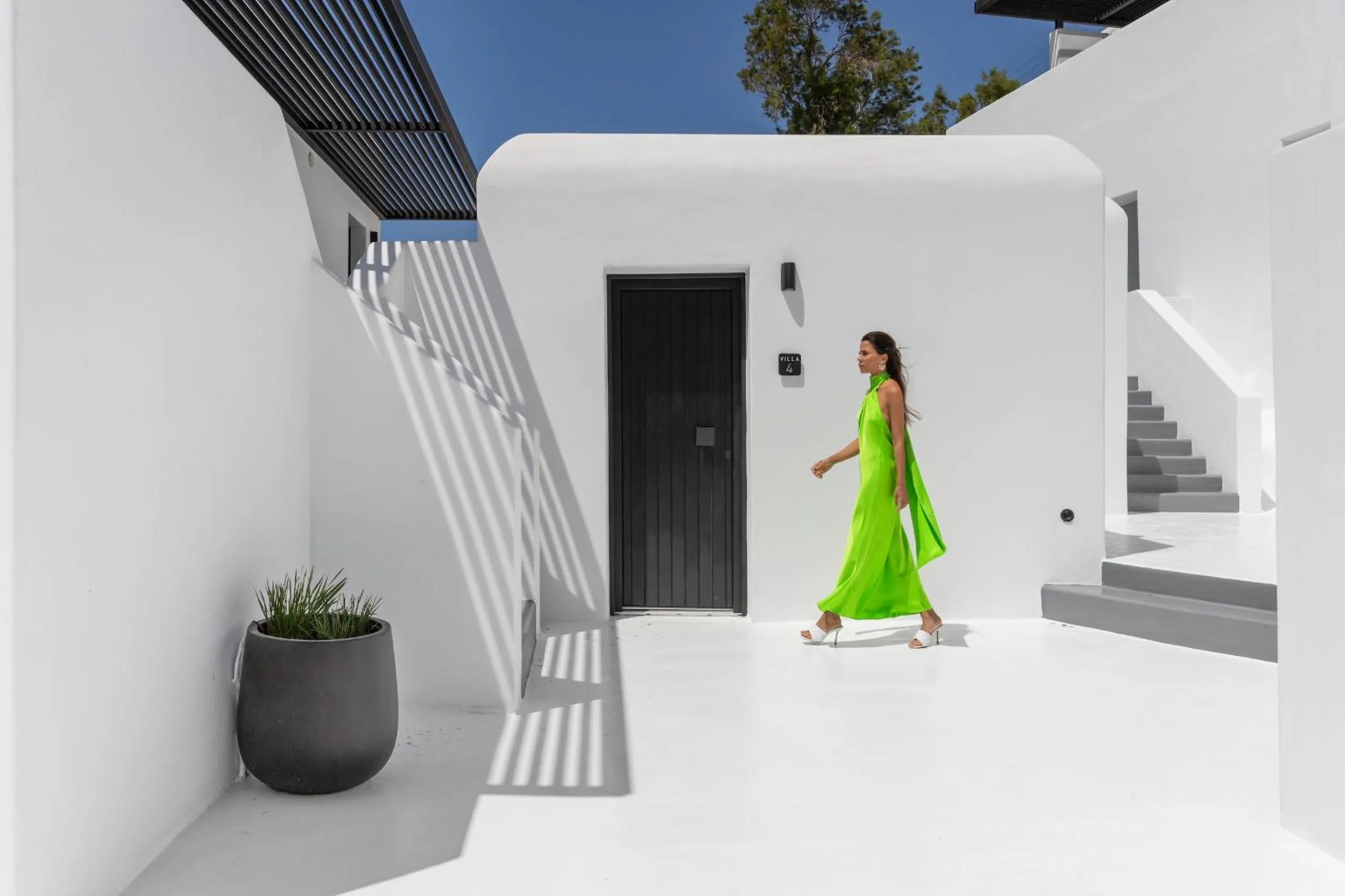 Property building in Tagoo Black Mykonos