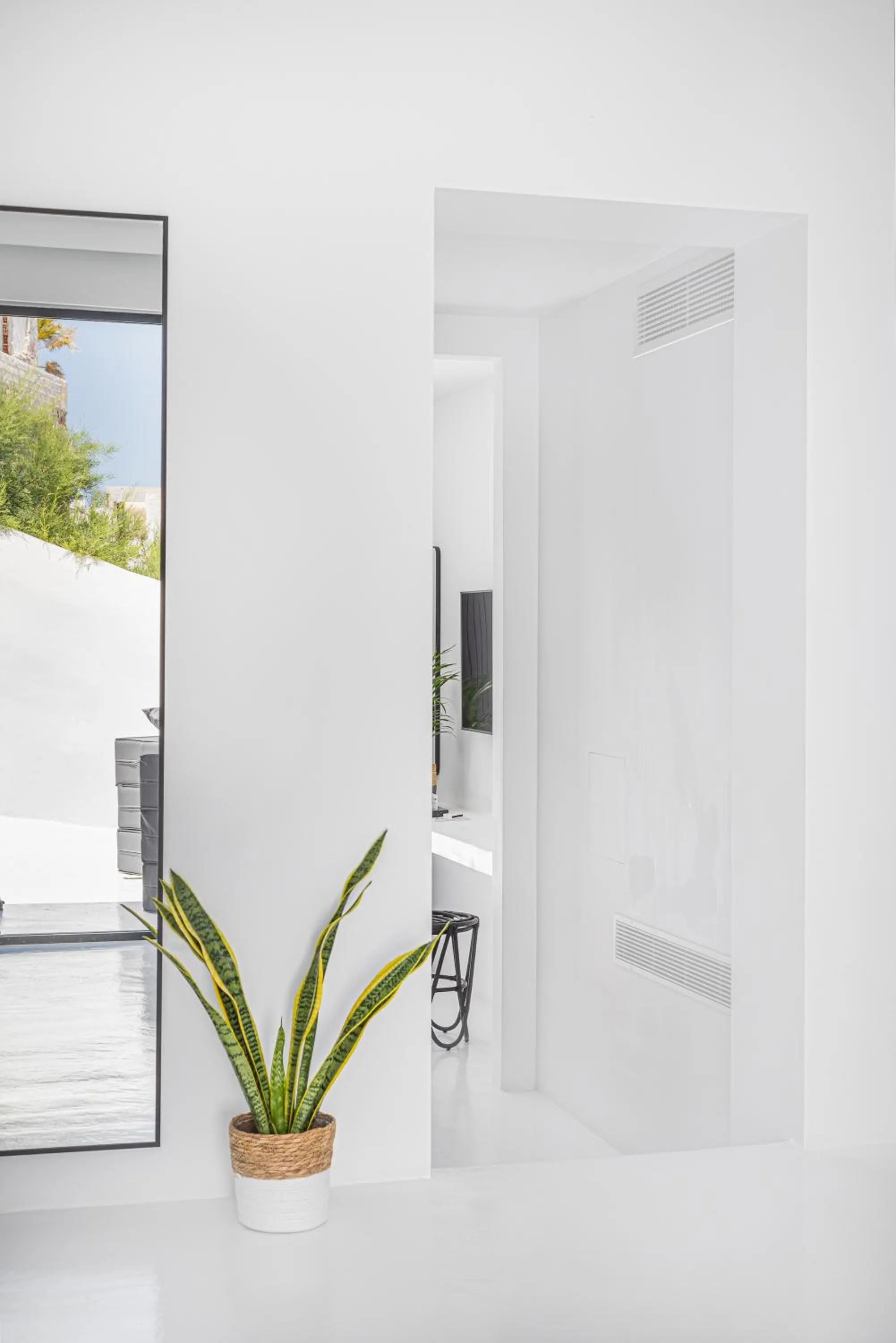 Decorative detail in Tagoo Black Mykonos