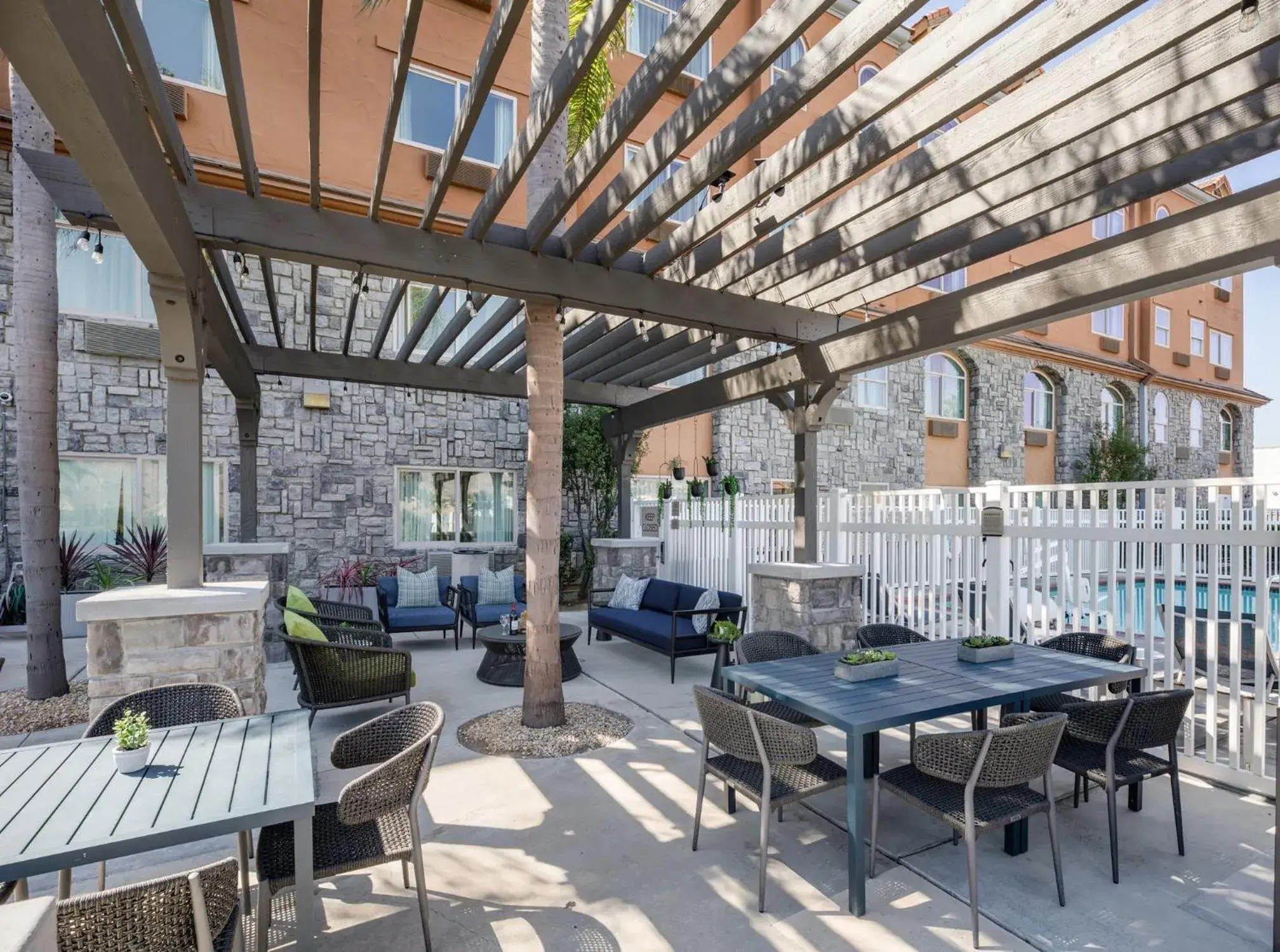 Seating area in Ayres Suites Yorba Linda/Anaheim Hills Seating area in Ayres Suites Yorba Linda/Anaheim Hills