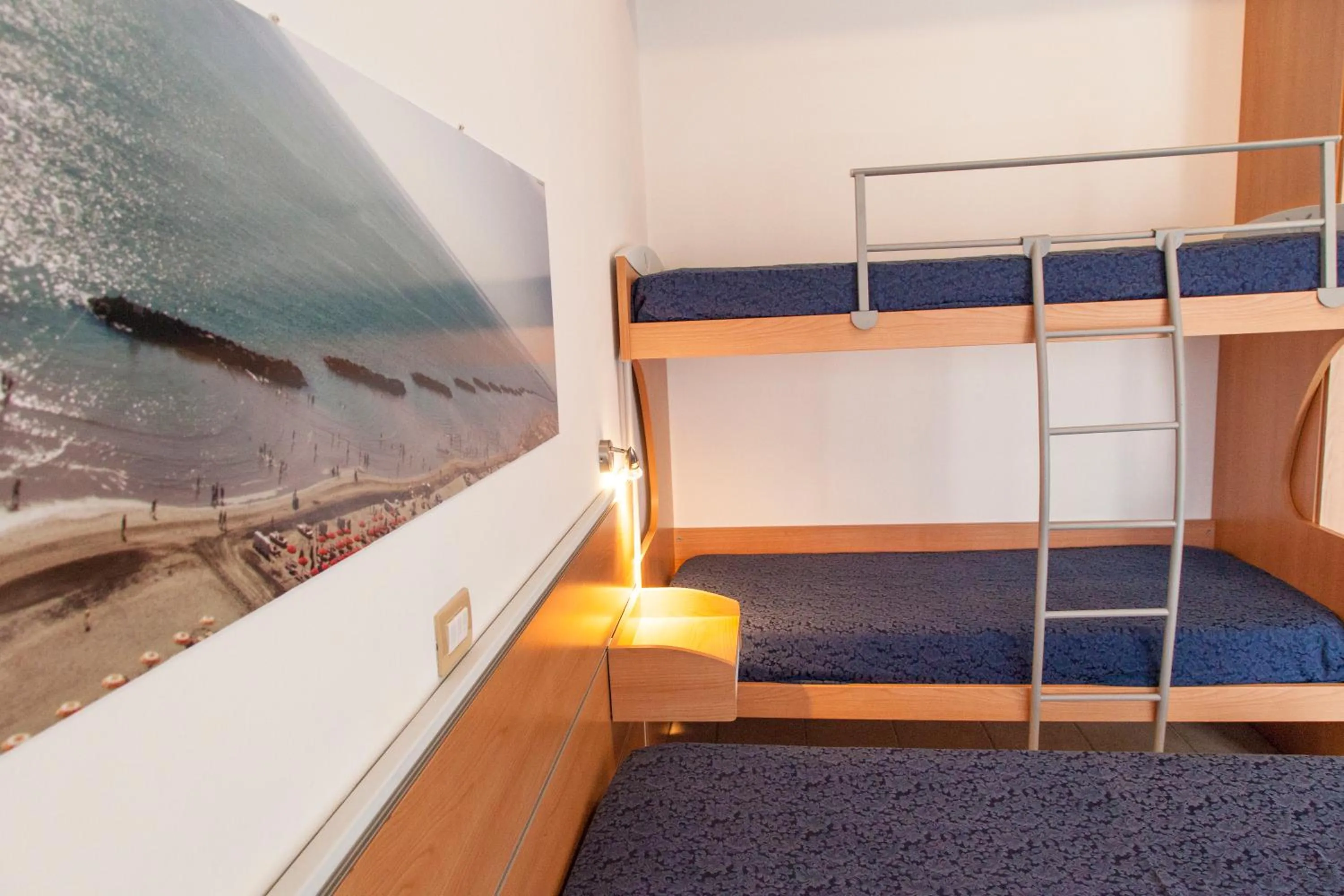bunk bed, Bed in Residence Casabianca