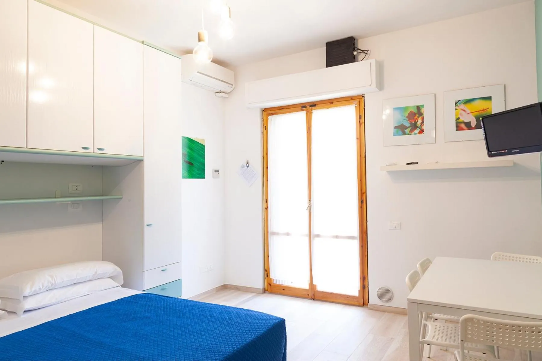 Communal lounge/ TV room, Bed in Residence Casabianca