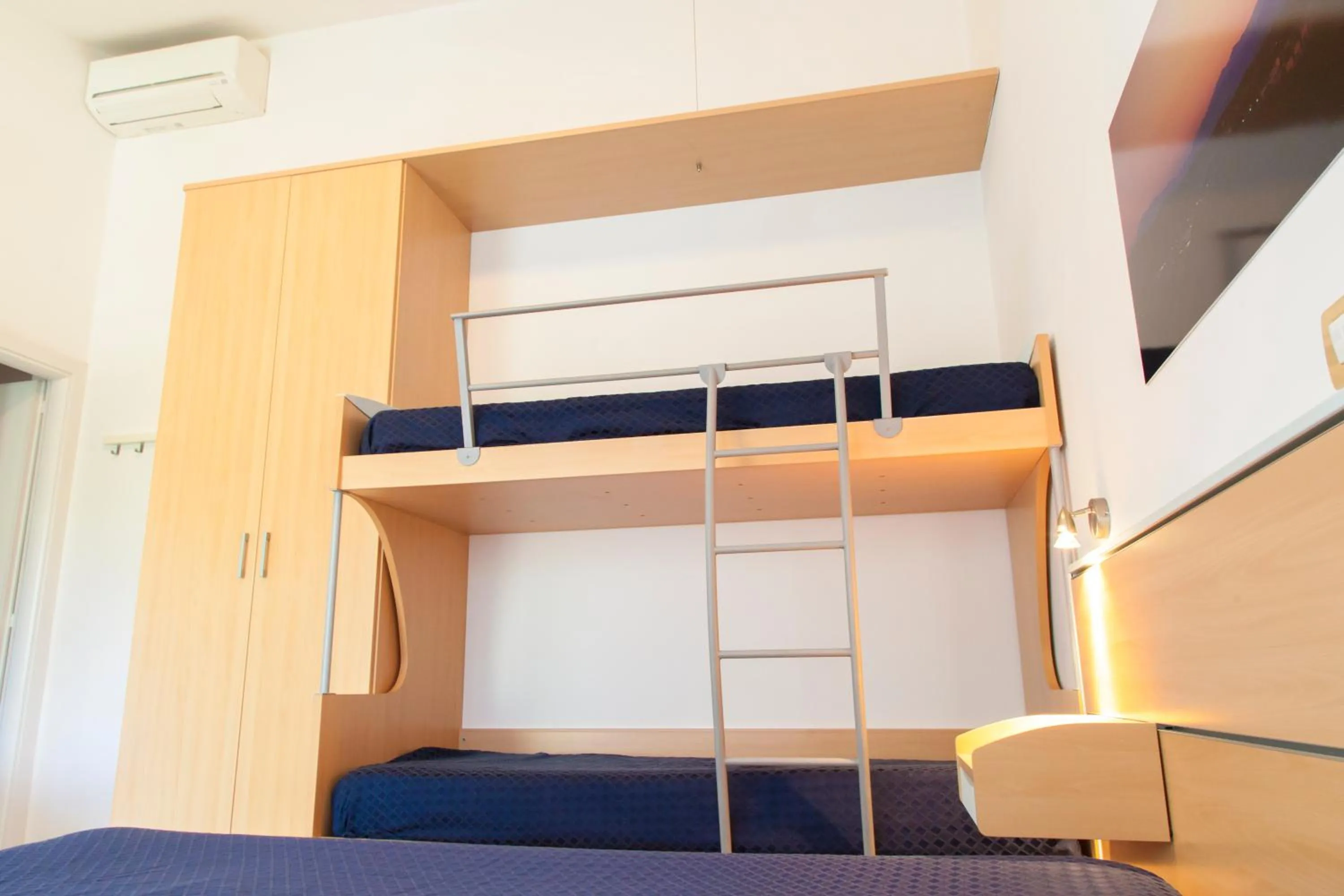bunk bed, Bed in Residence Casabianca