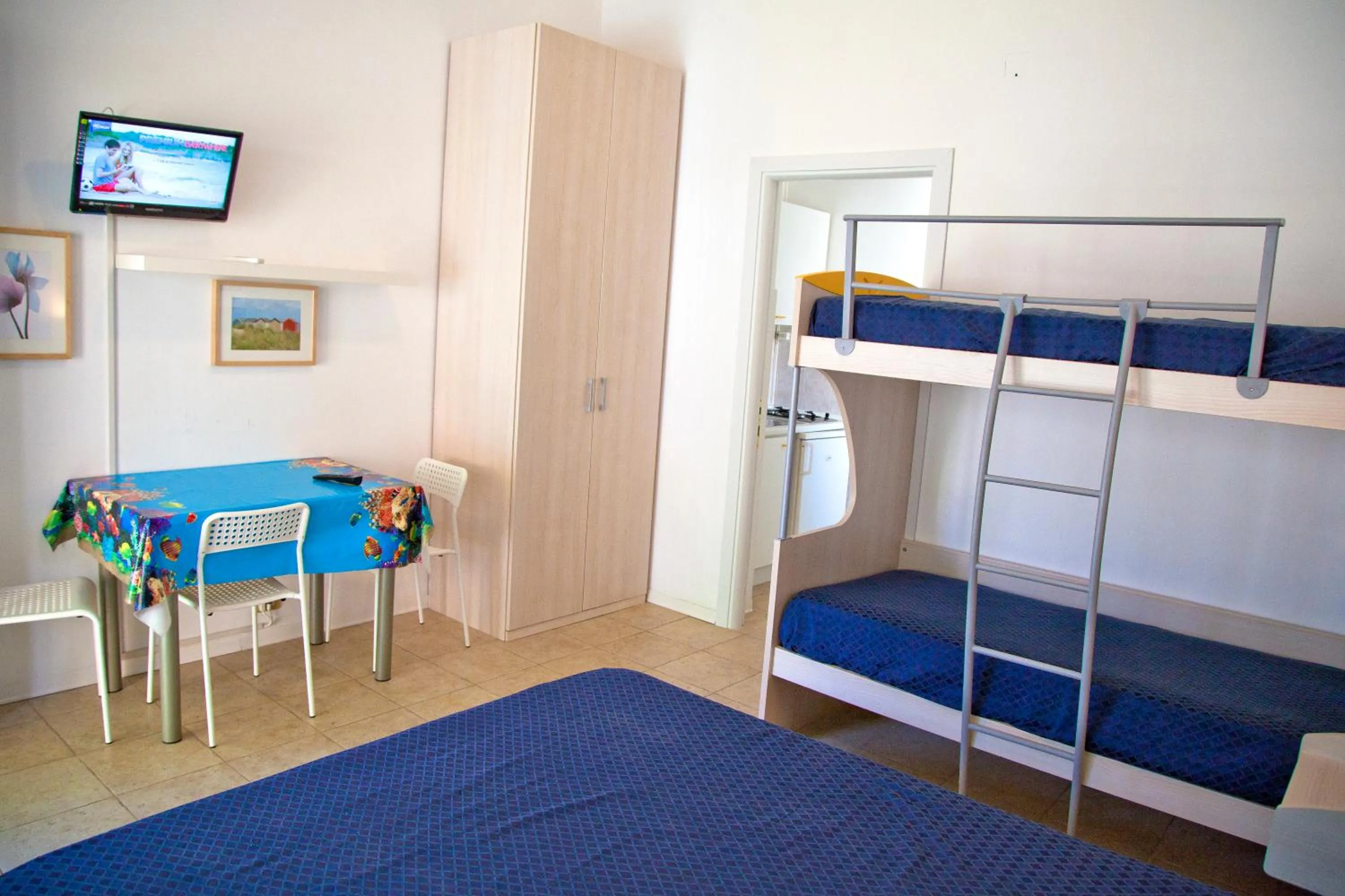 Photo of the whole room, Bed in Residence Casabianca