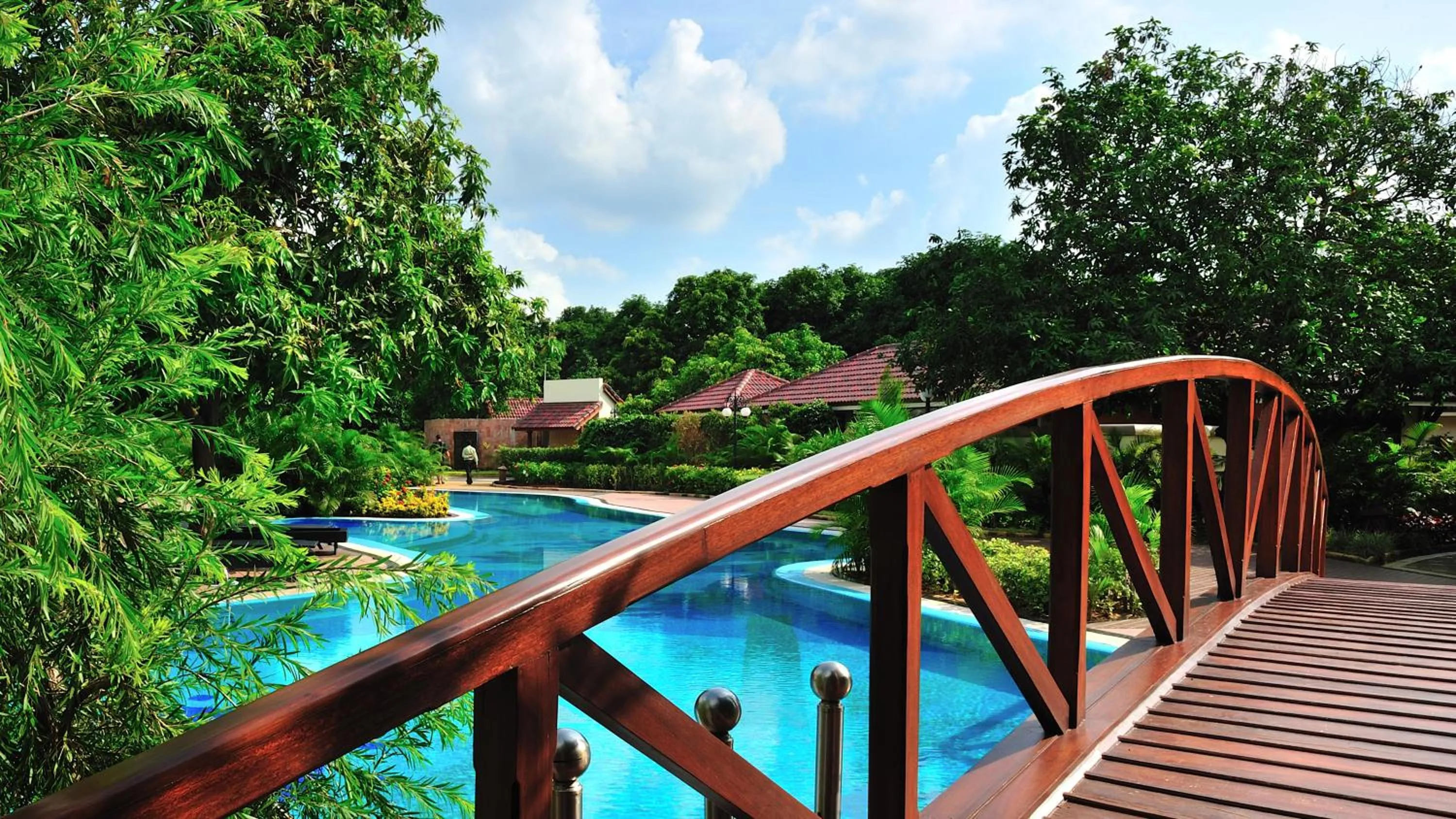 Swimming pool in Madhubhan Resort & Spa