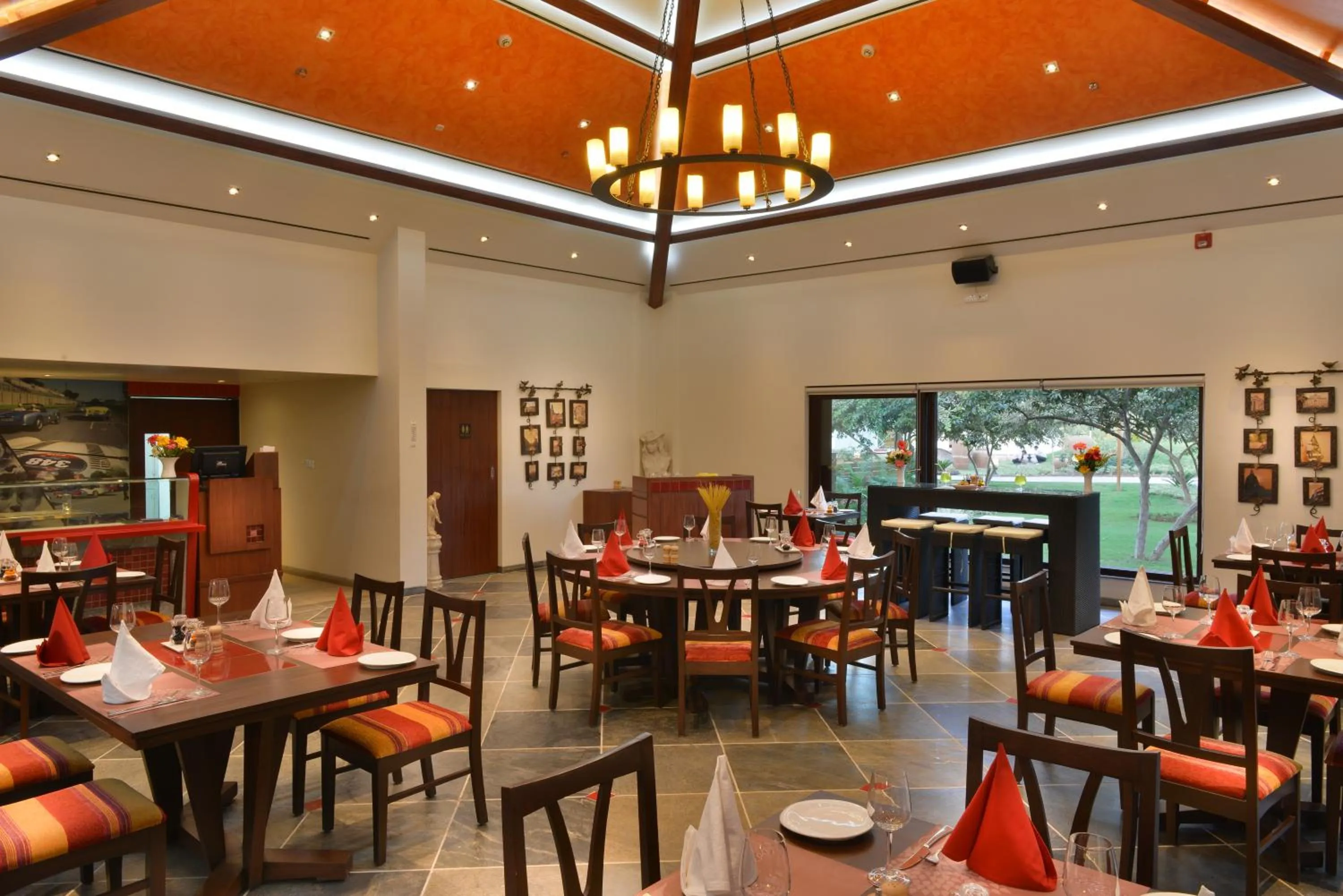 Restaurant/places to eat in Madhubhan Resort & Spa