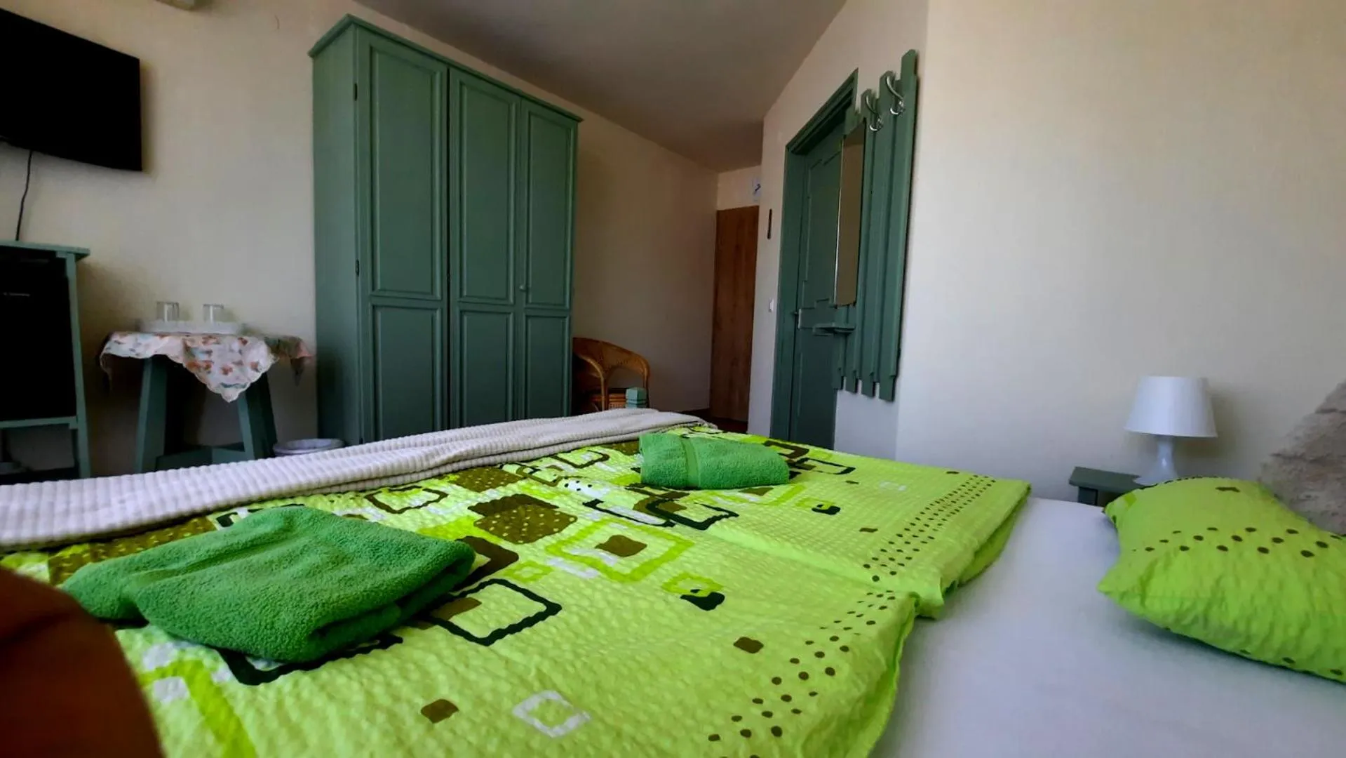 Bed in Airport Budapest Sarokhaz Panzio