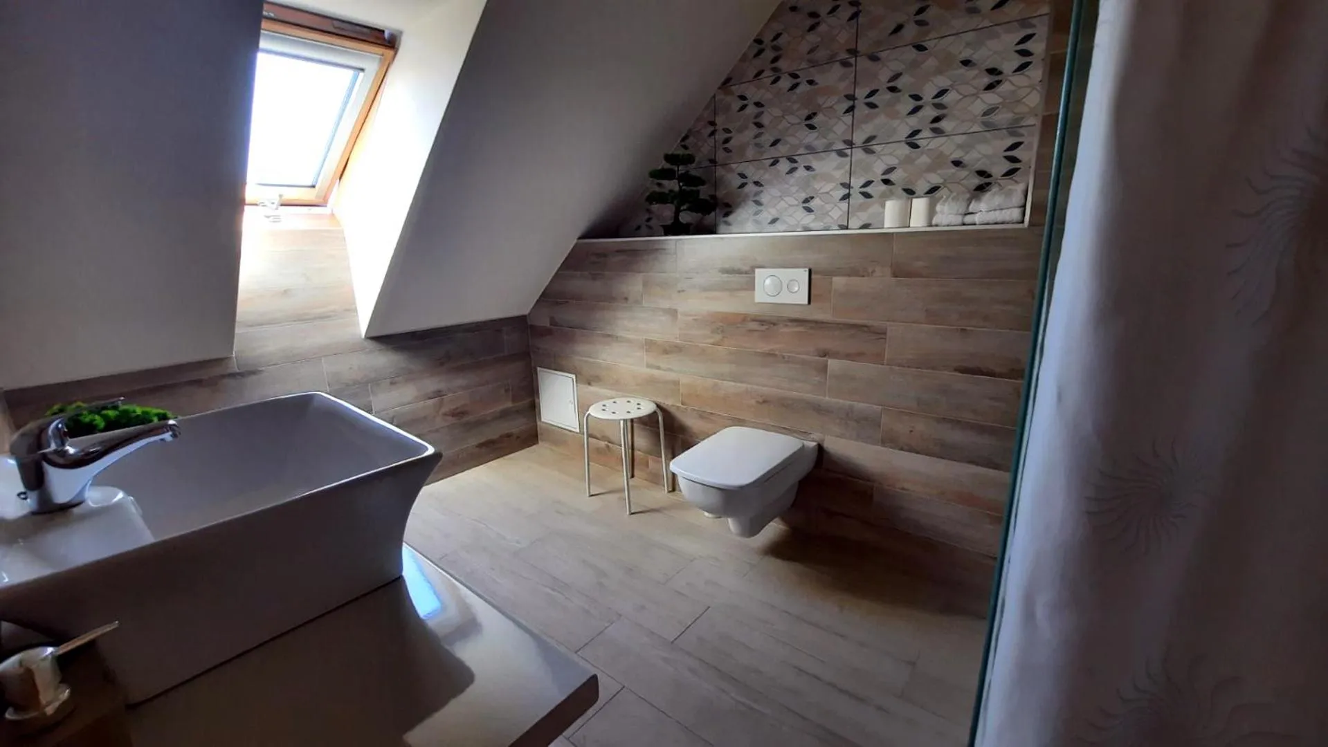 Bathroom in Airport Budapest Sarokhaz Panzio