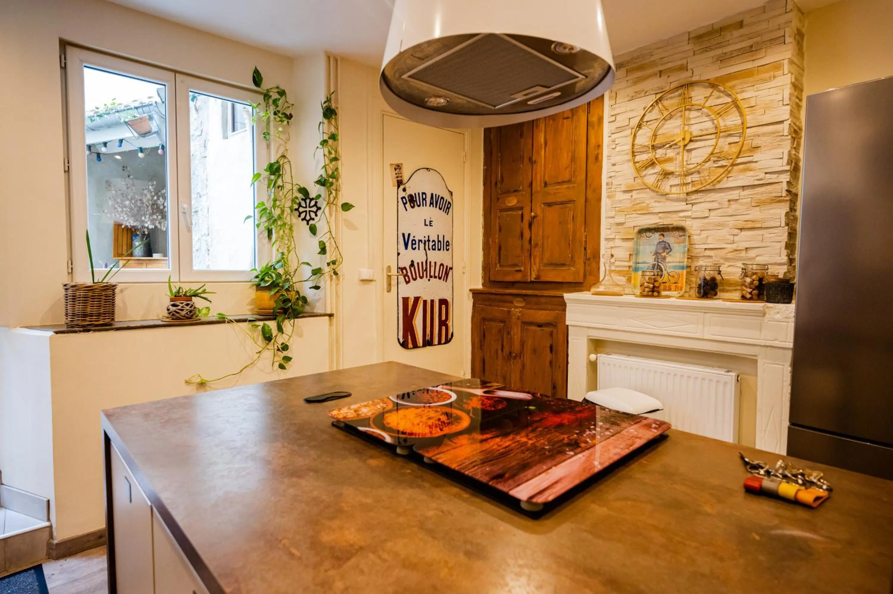 Superior King or Twin Room - single occupancy in Gîte le pied du géant - Local sécurisé pour les vélos