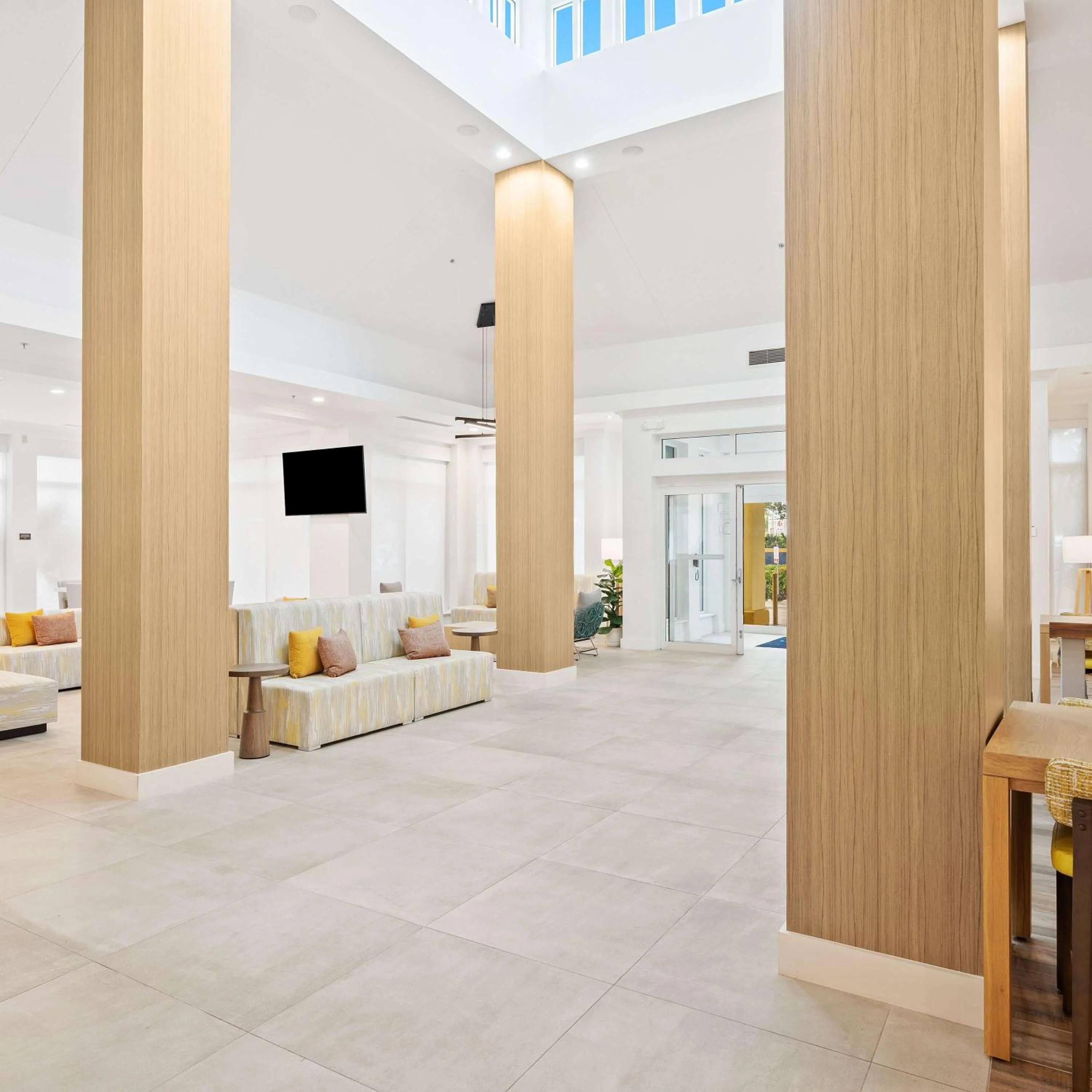 Restaurant/places to eat in Hilton Garden Inn Ft. Lauderdale Airport-Cruise Port