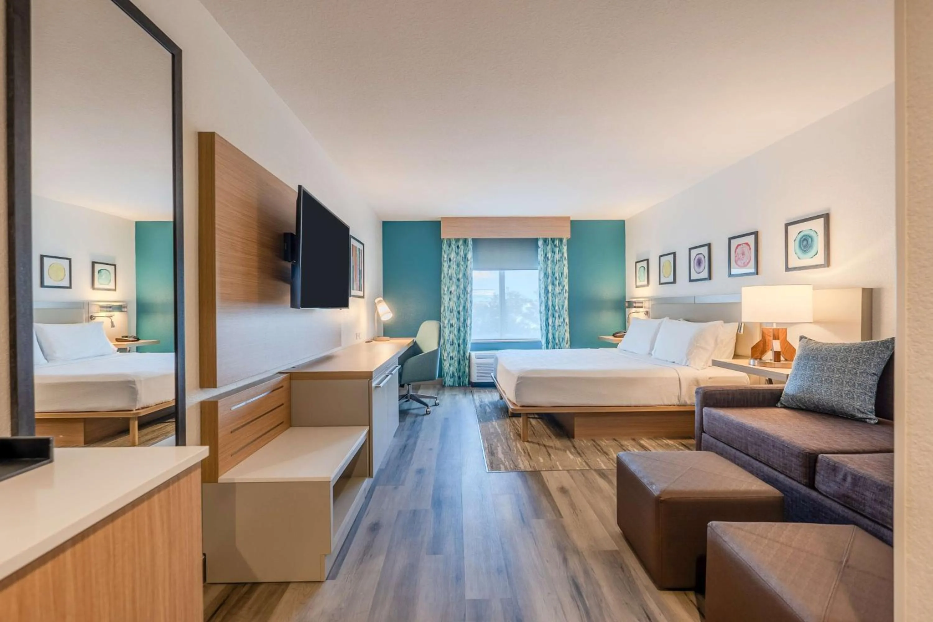 Bedroom, Bed in Hilton Garden Inn Ft. Lauderdale Airport-Cruise Port