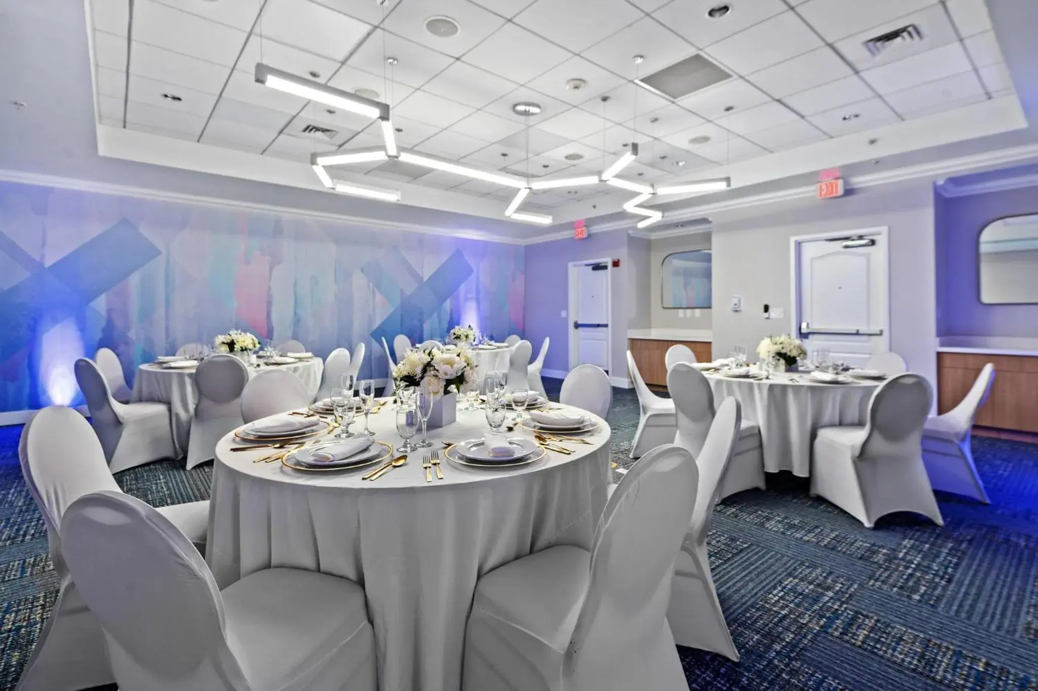 Food and drinks in Hilton Garden Inn Ft. Lauderdale Airport-Cruise Port Food and drinks in Hilton Garden Inn Ft. Lauderdale Airport-Cruise Port