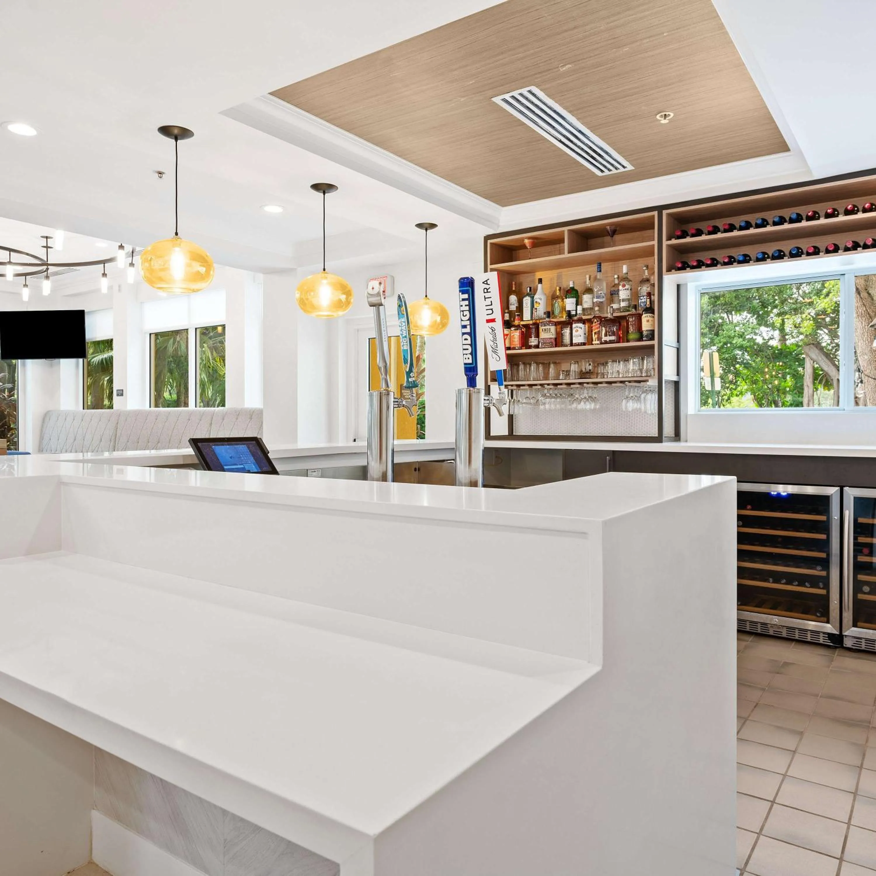 Lounge or bar in Hilton Garden Inn Ft. Lauderdale Airport-Cruise Port