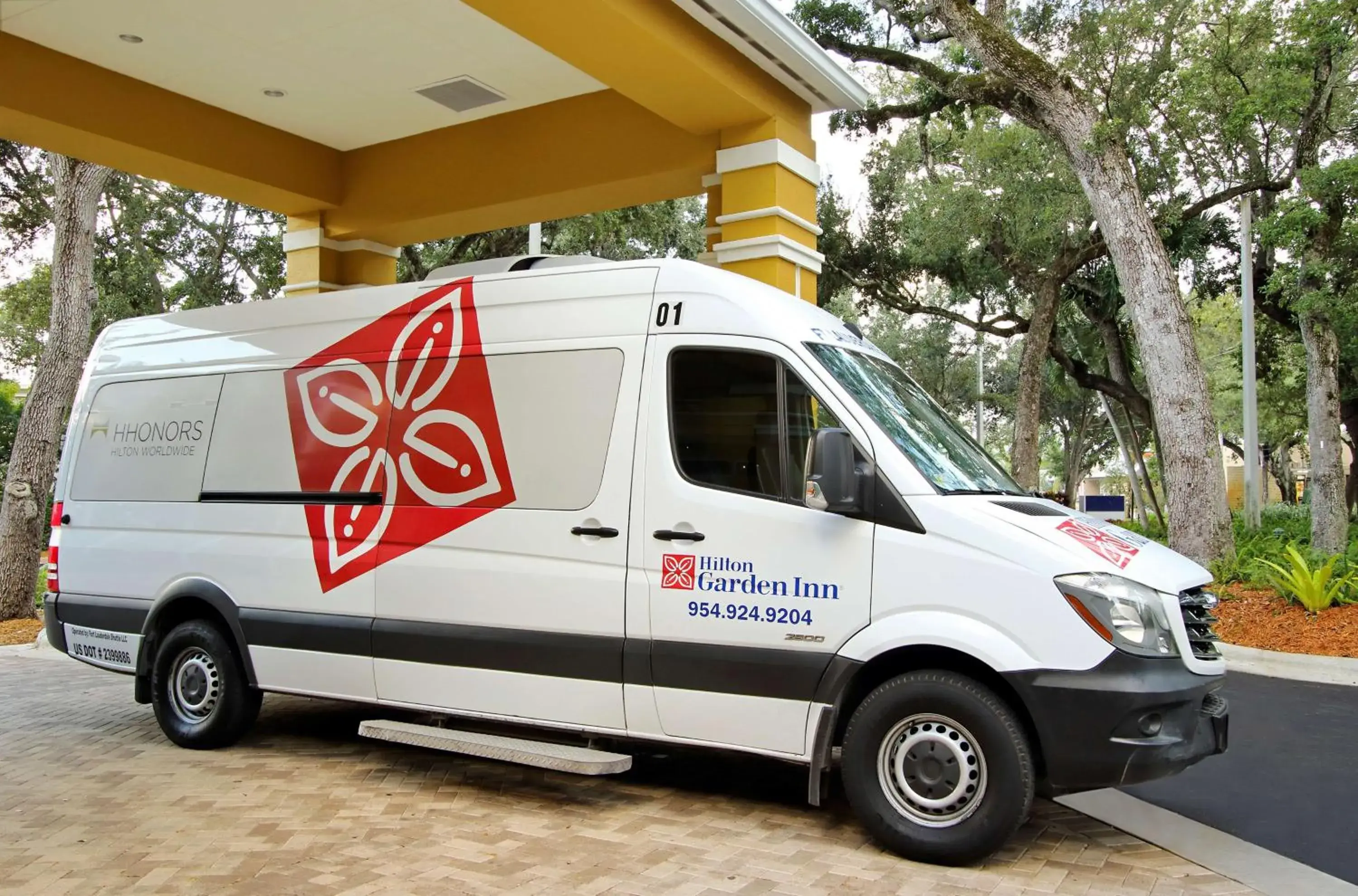 Pool view in Hilton Garden Inn Ft. Lauderdale Airport-Cruise Port Pool view in Hilton Garden Inn Ft. Lauderdale Airport-Cruise Port