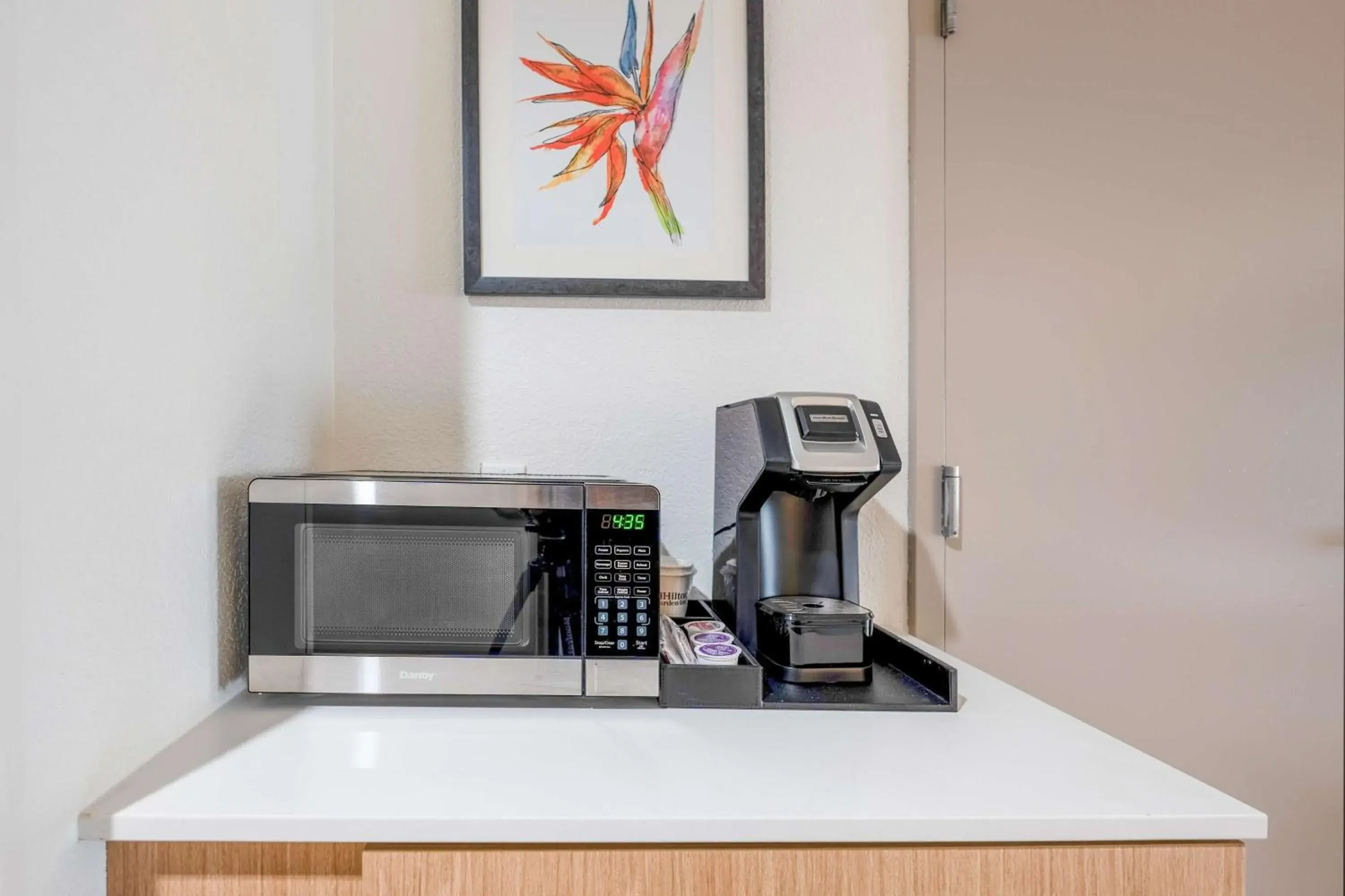 Photo of the whole room in Hilton Garden Inn Ft. Lauderdale Airport-Cruise Port Photo of the whole room in Hilton Garden Inn Ft. Lauderdale Airport-Cruise Port