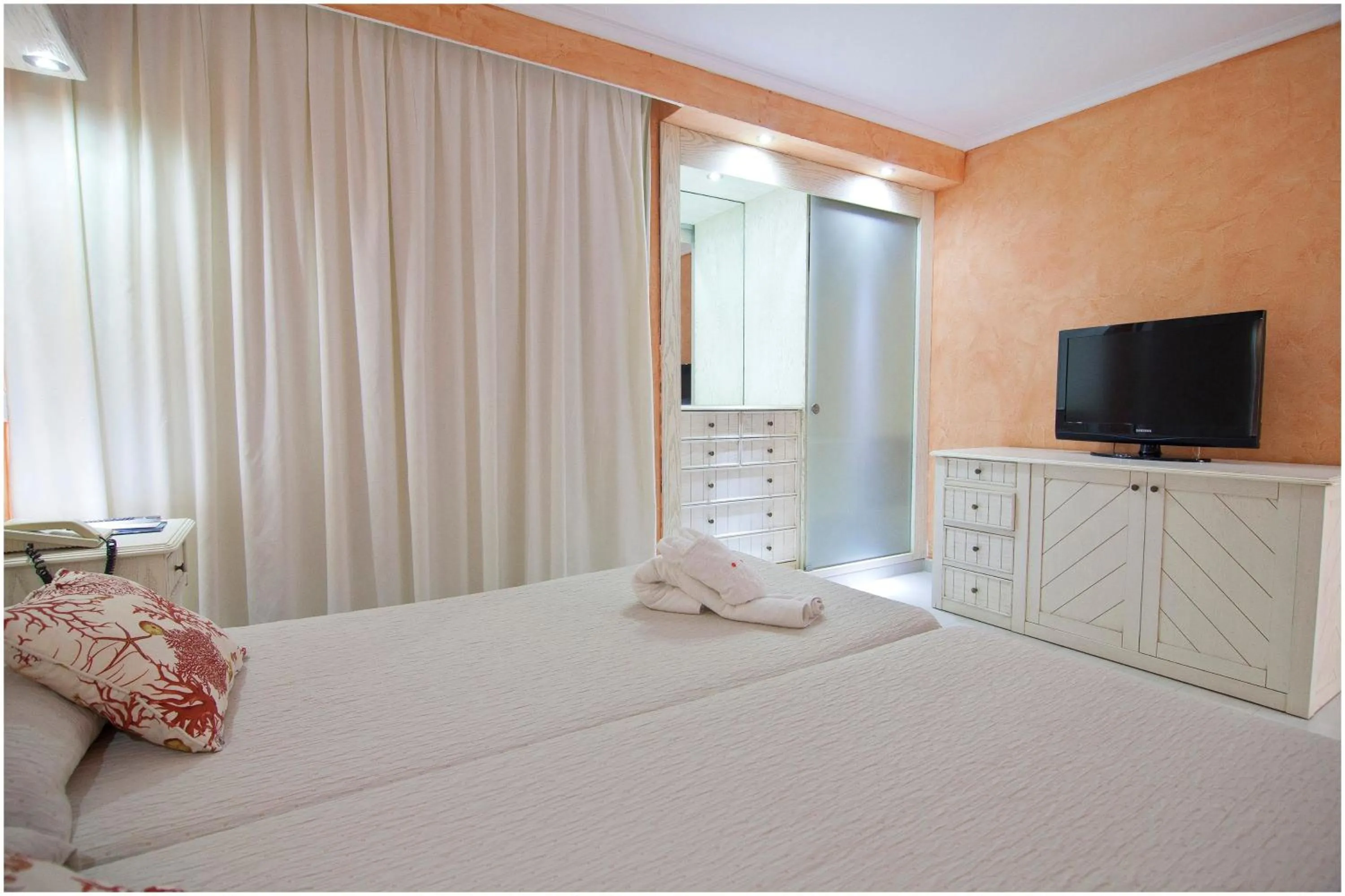 Decorative detail, Bed in Royal Son Bou Family Club