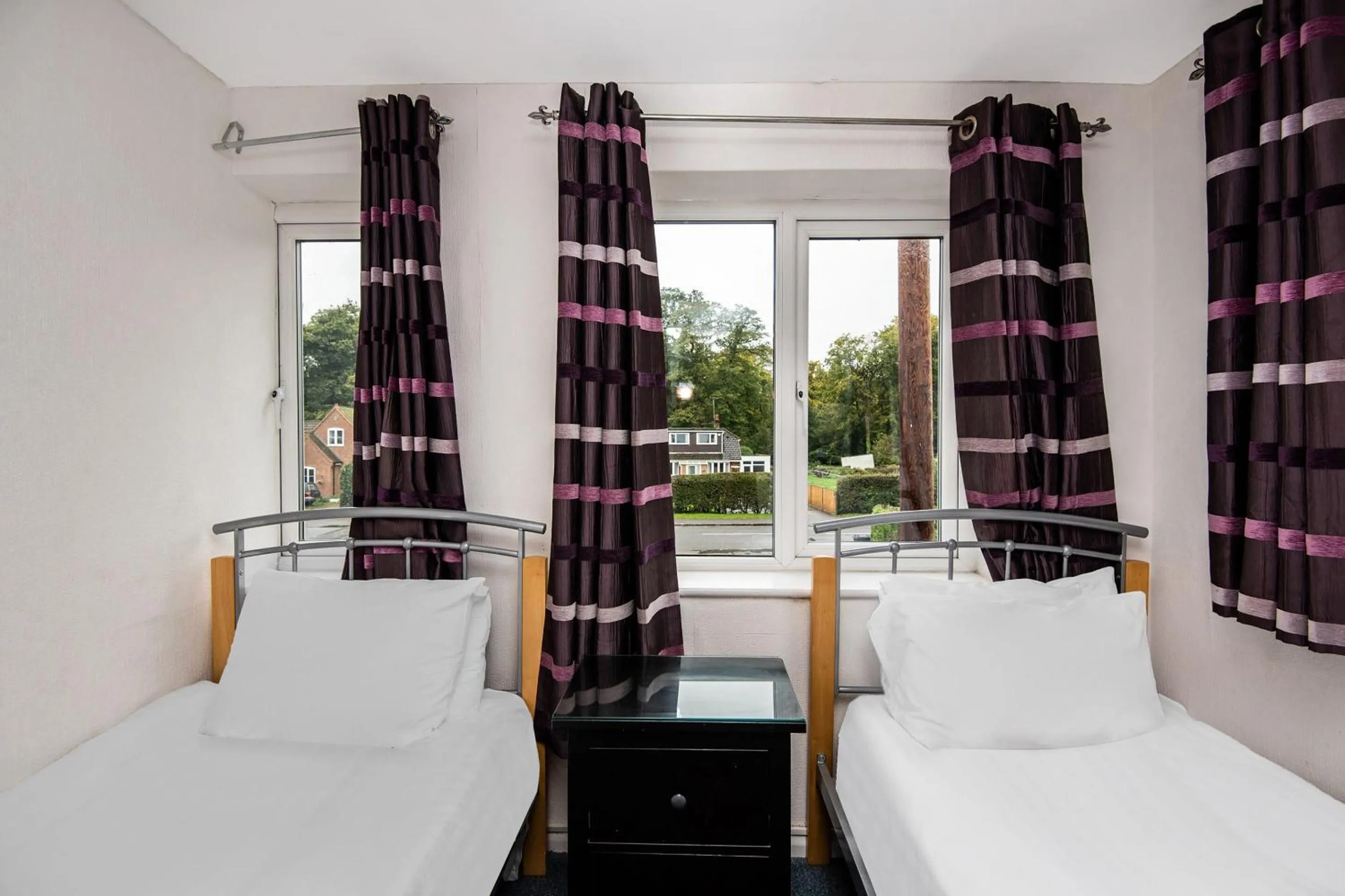 Bedroom, Bed in Chris's Motel