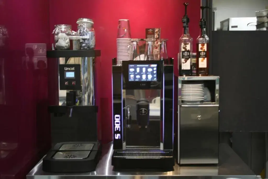 Lounge or bar in Chris's Motel Lounge or bar in Chris's Motel