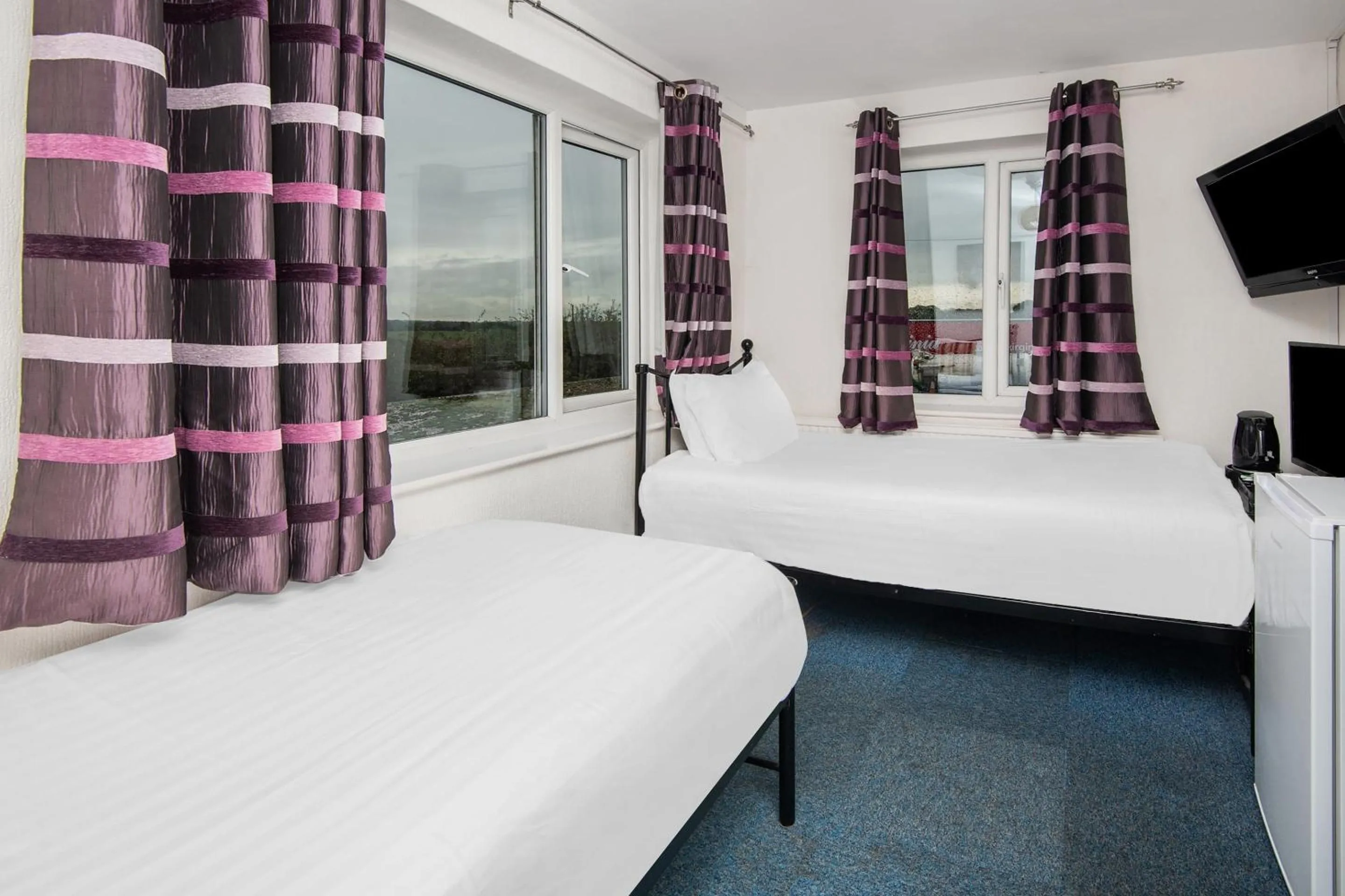 Bedroom, Bed in Chris's Motel