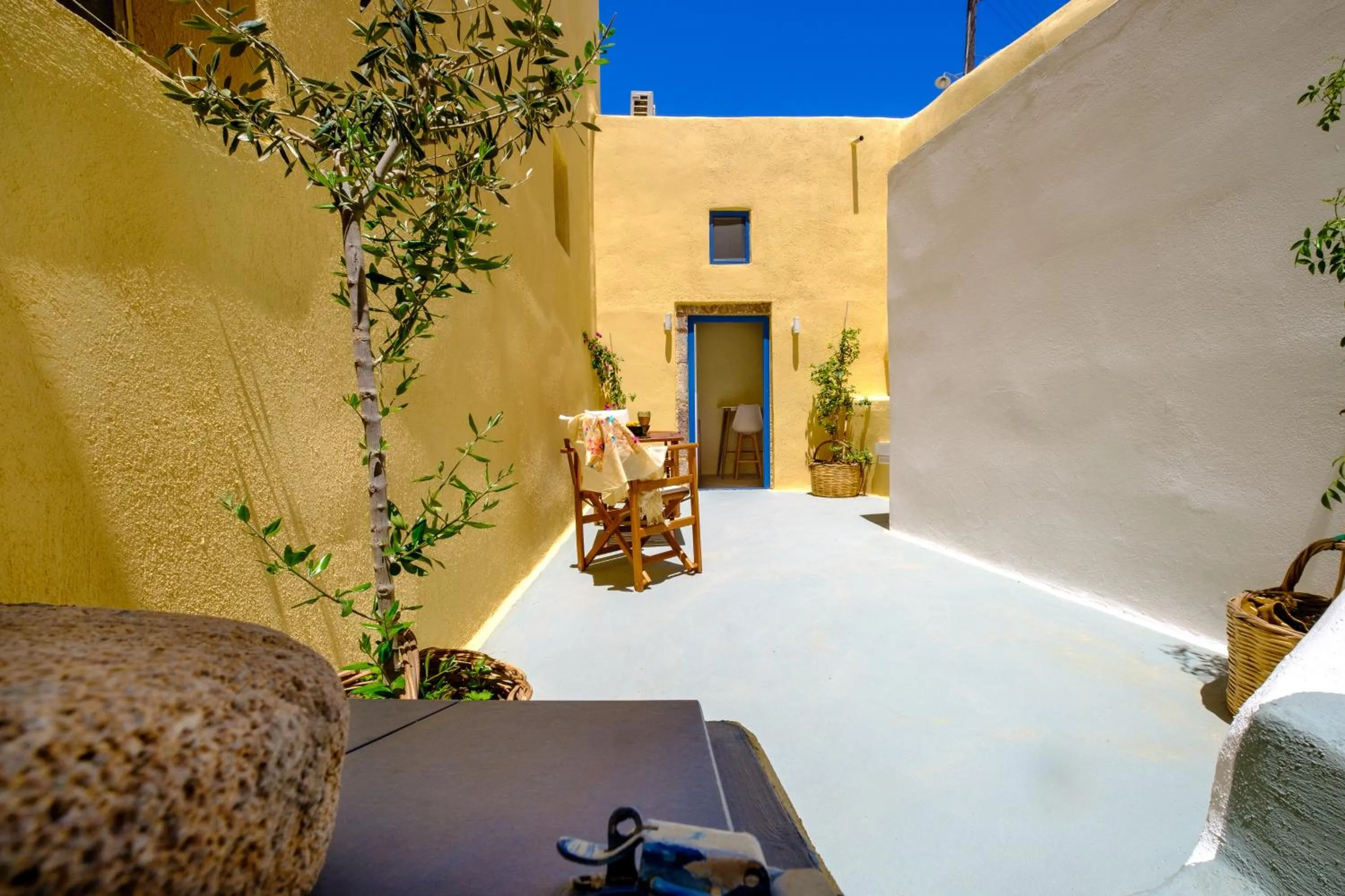 Patio in Pasithea Suites